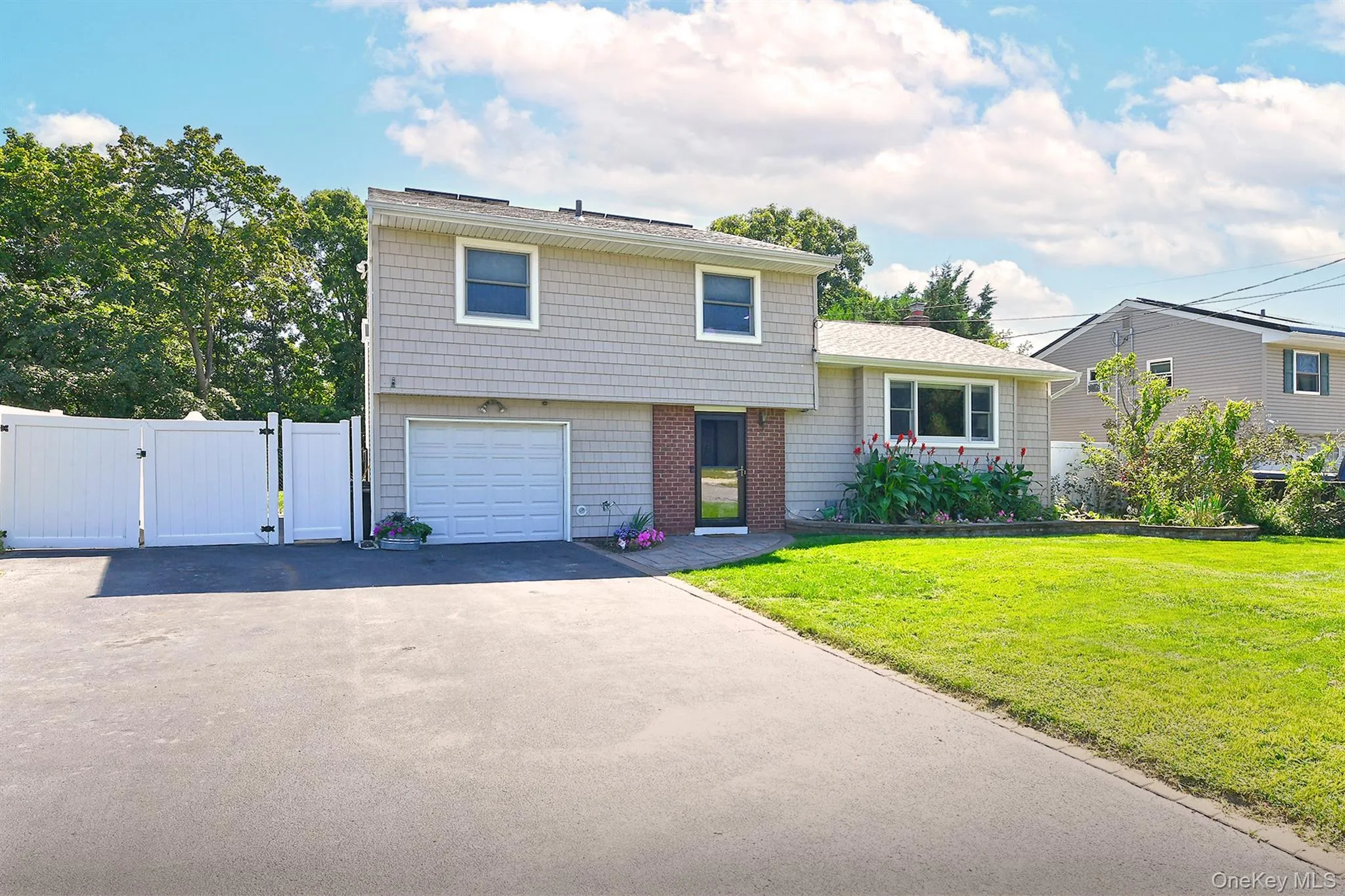 21 Campo Avenue, Brookhaven, NY, 3 Bedrooms Bedrooms, 7 Rooms Rooms,1 BathroomBathrooms,Residential,For Rent,Campo,0,1048308 21 Campo Avenue, Brookhaven, NY, 3 Bedrooms Bedrooms, 7 Rooms Rooms,1 BathroomBathrooms,Residential,For Rent,Campo,0,1048308