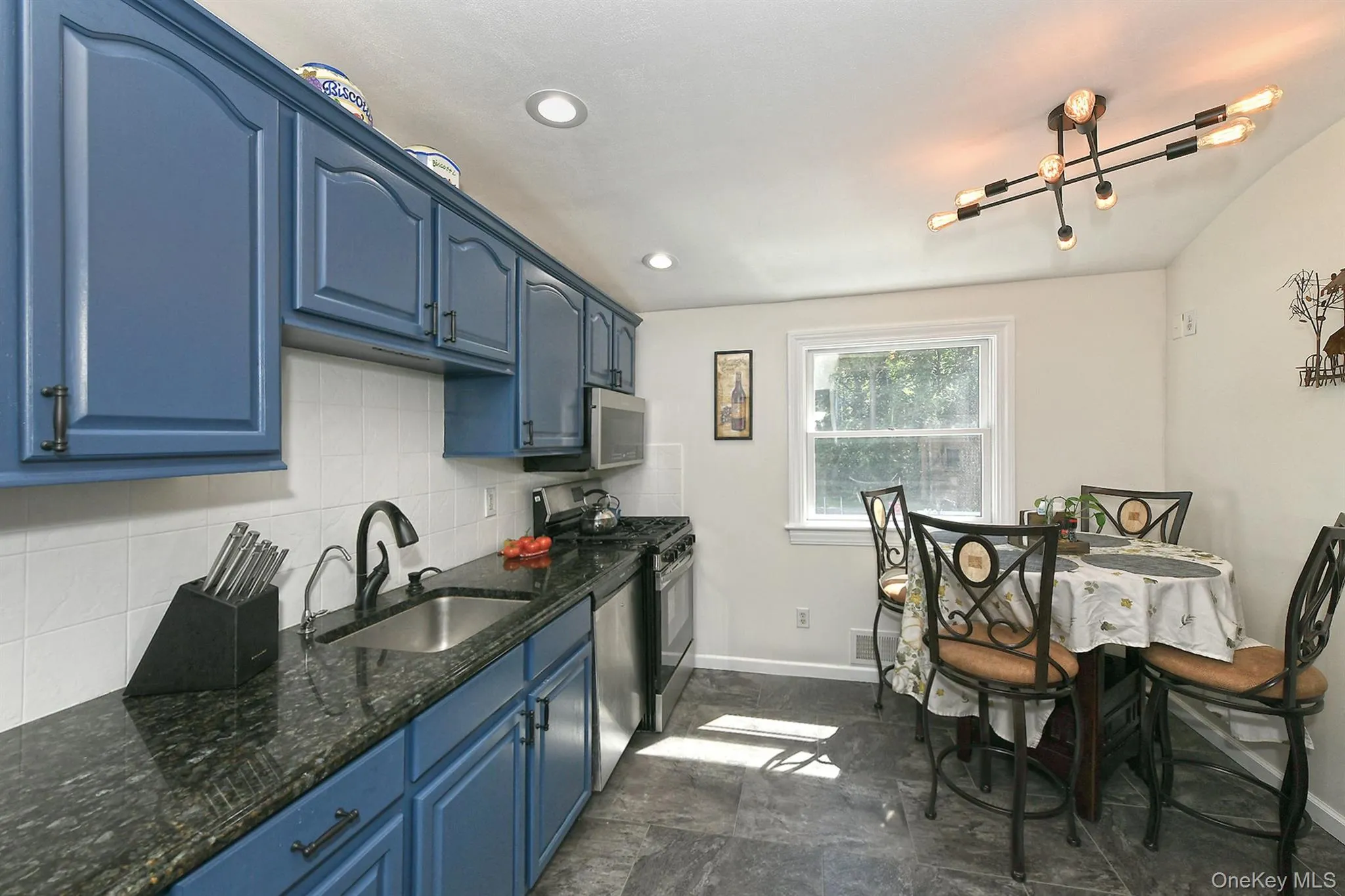 21 Campo Avenue, Brookhaven, NY, 3 Bedrooms Bedrooms, 7 Rooms Rooms,1 BathroomBathrooms,Residential,For Rent,Campo,0,1048308 21 Campo Avenue, Brookhaven, NY, 3 Bedrooms Bedrooms, 7 Rooms Rooms,1 BathroomBathrooms,Residential,For Rent,Campo,0,1048308