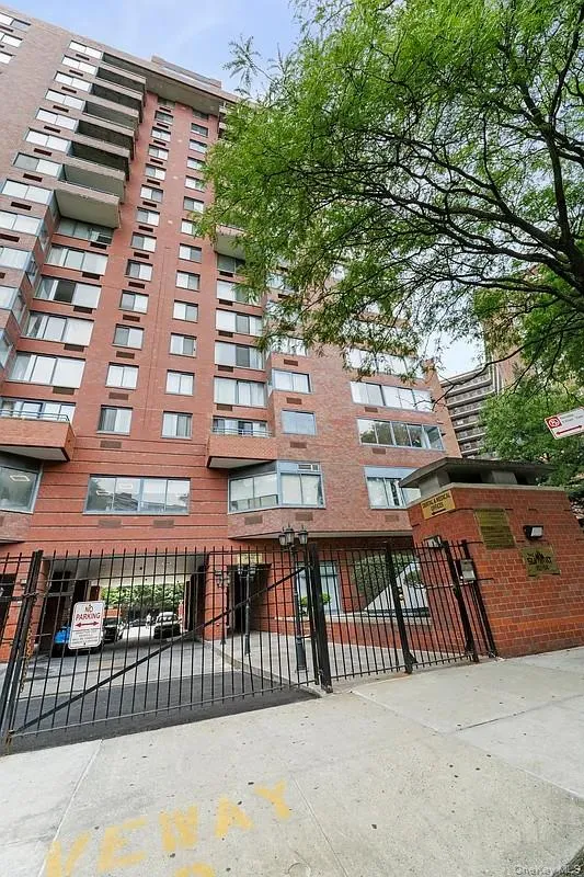 62-40 97th Place #2BC 97th Place, New York, NY, 8 Bedrooms Bedrooms, 11 Rooms Rooms,1 BathroomBathrooms,Residential,For Rent,97th Place,0,1048309 62-40 97th Place #2BC 97th Place, New York, NY, 8 Bedrooms Bedrooms, 11 Rooms Rooms,1 BathroomBathrooms,Residential,For Rent,97th Place,0,1048309