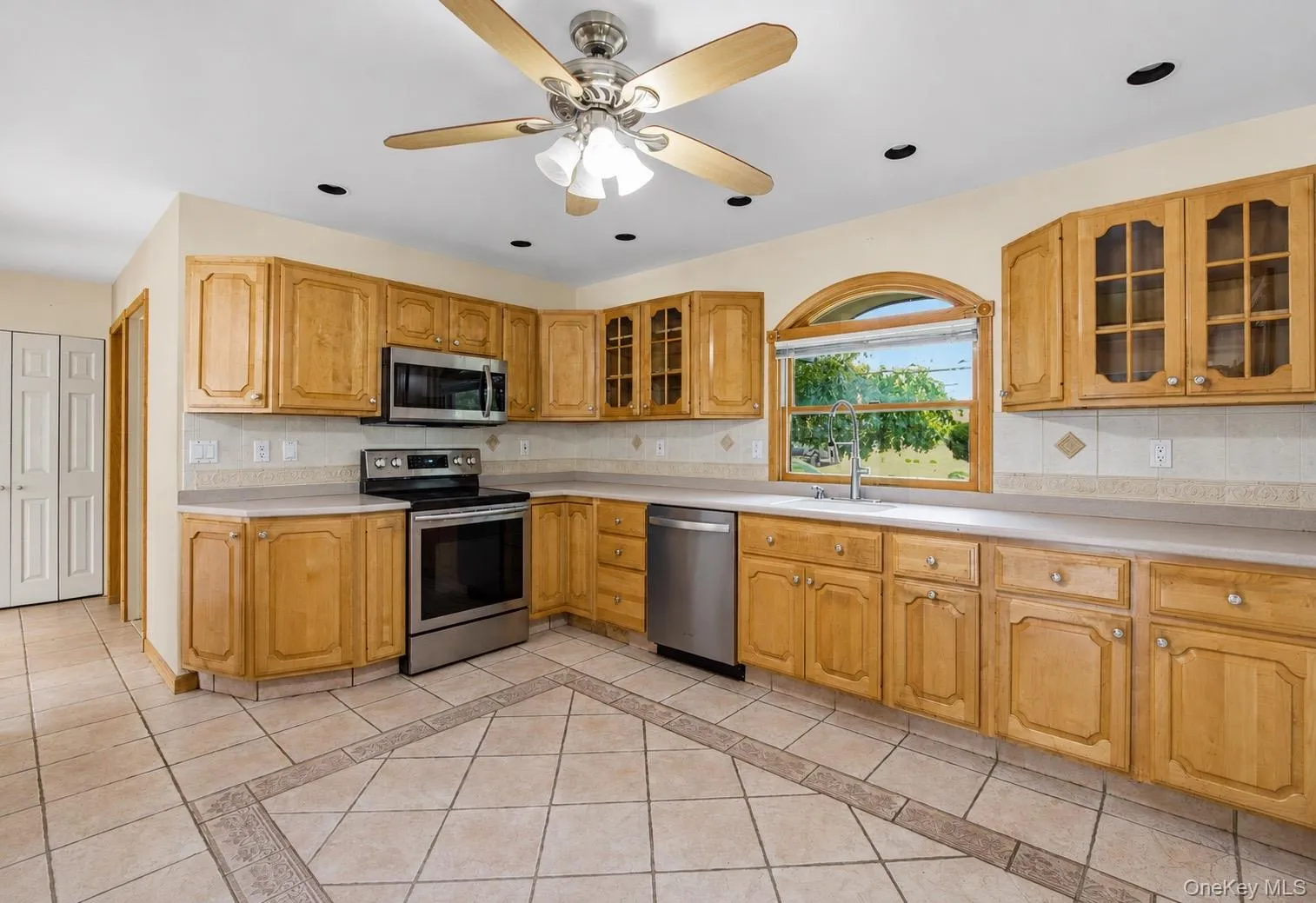 12 Cable Lane, Oyster Bay, NY, 6 Bedrooms Bedrooms, 10 Rooms Rooms,2 BathroomsBathrooms,Residential,For Rent,Cable,0,1048311 12 Cable Lane, Oyster Bay, NY, 6 Bedrooms Bedrooms, 10 Rooms Rooms,2 BathroomsBathrooms,Residential,For Rent,Cable,0,1048311