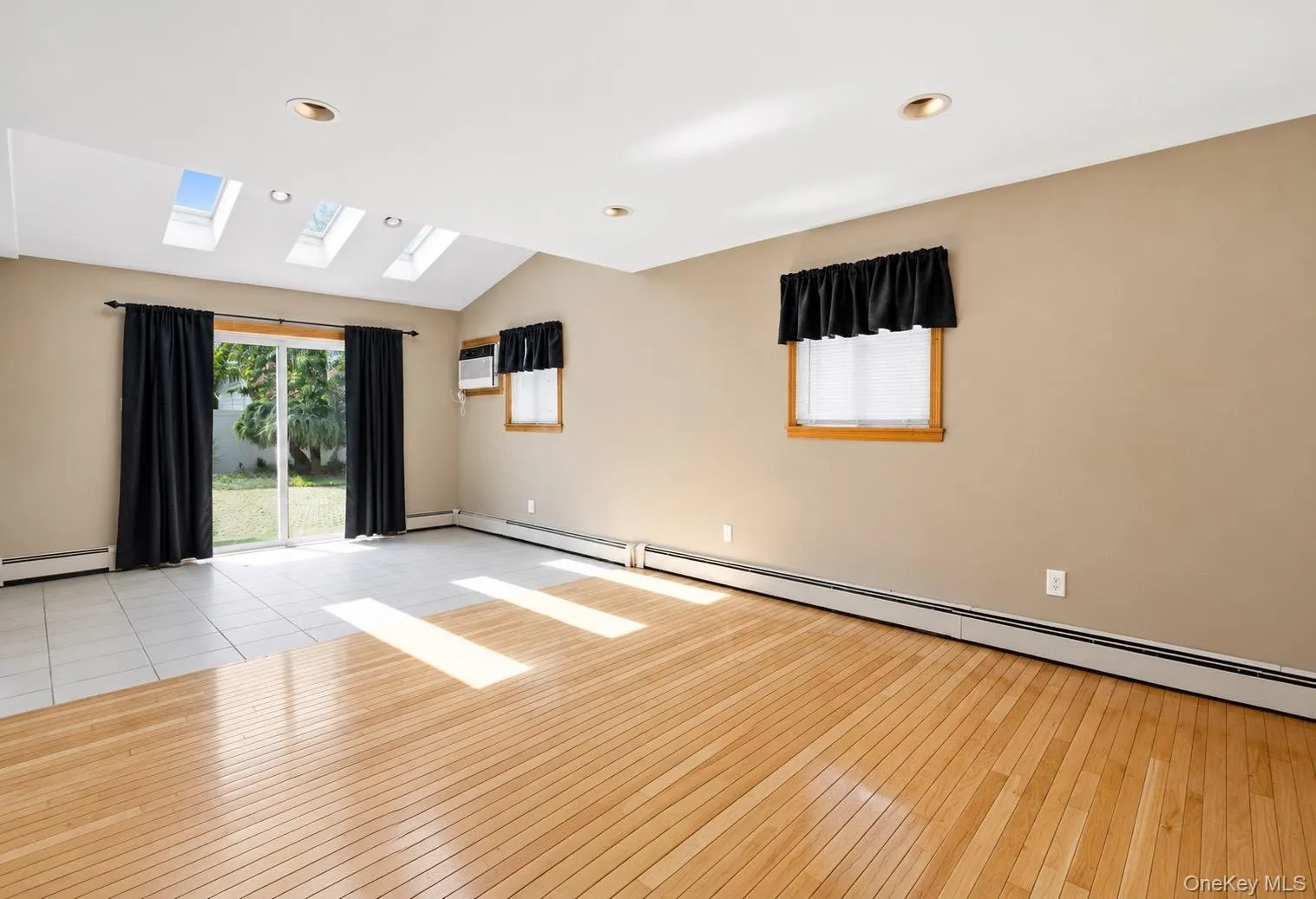 12 Cable Lane, Oyster Bay, NY, 6 Bedrooms Bedrooms, 10 Rooms Rooms,2 BathroomsBathrooms,Residential,For Rent,Cable,0,1048311 12 Cable Lane, Oyster Bay, NY, 6 Bedrooms Bedrooms, 10 Rooms Rooms,2 BathroomsBathrooms,Residential,For Rent,Cable,0,1048311