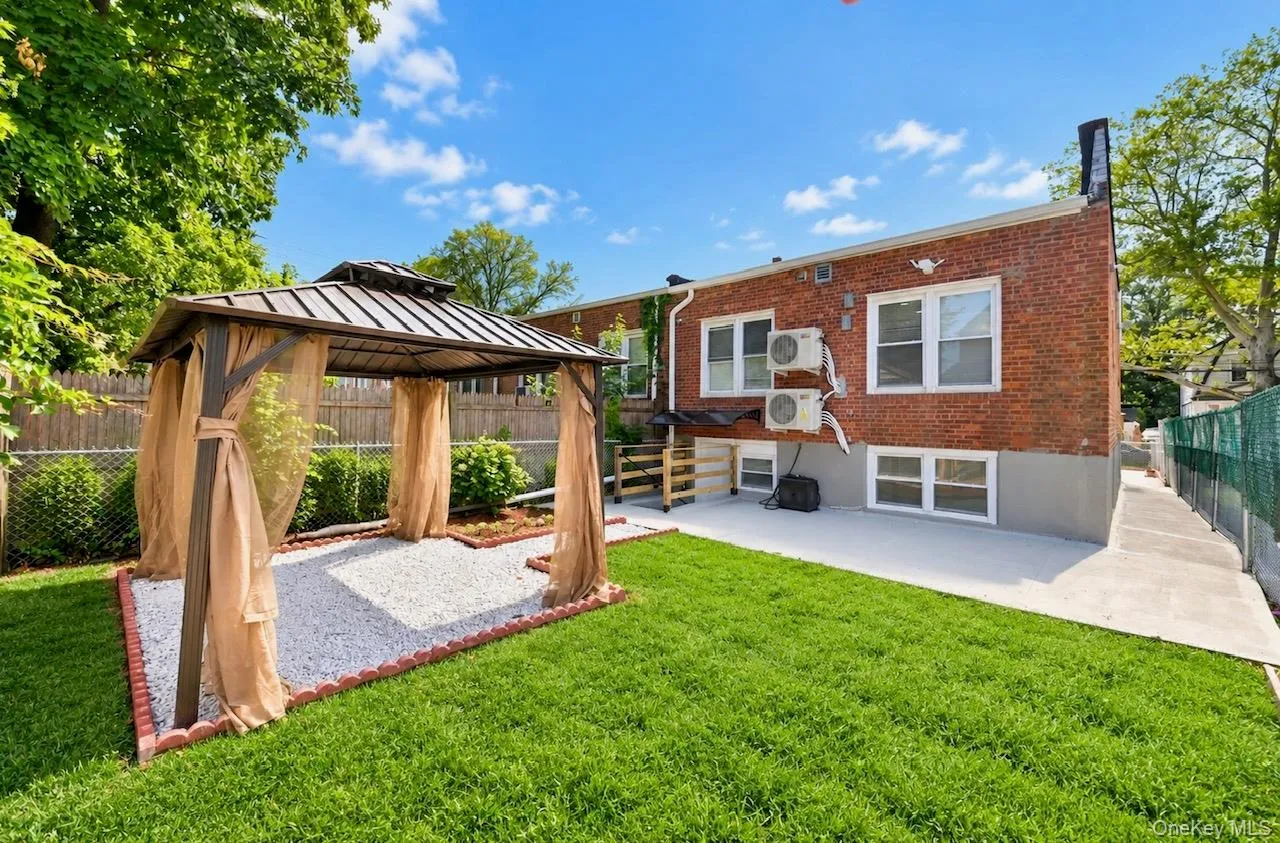 117-25 199th Street, New York, NY, 3 Bedrooms Bedrooms, 8 Rooms Rooms,3 BathroomsBathrooms,Residential,For Rent,199th,0,1048313 117-25 199th Street, New York, NY, 3 Bedrooms Bedrooms, 8 Rooms Rooms,3 BathroomsBathrooms,Residential,For Rent,199th,0,1048313