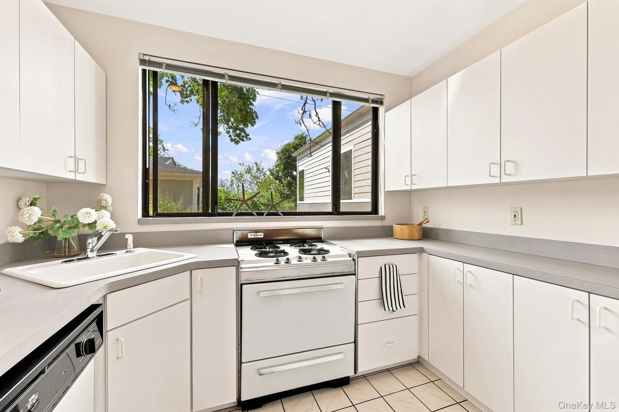 33 Tier Street, New York, NY, 1 Bedroom Bedrooms, 3 Rooms Rooms,1 BathroomBathrooms,Residential,For Rent,Tier,0,1048319 33 Tier Street, New York, NY, 1 Bedroom Bedrooms, 3 Rooms Rooms,1 BathroomBathrooms,Residential,For Rent,Tier,0,1048319