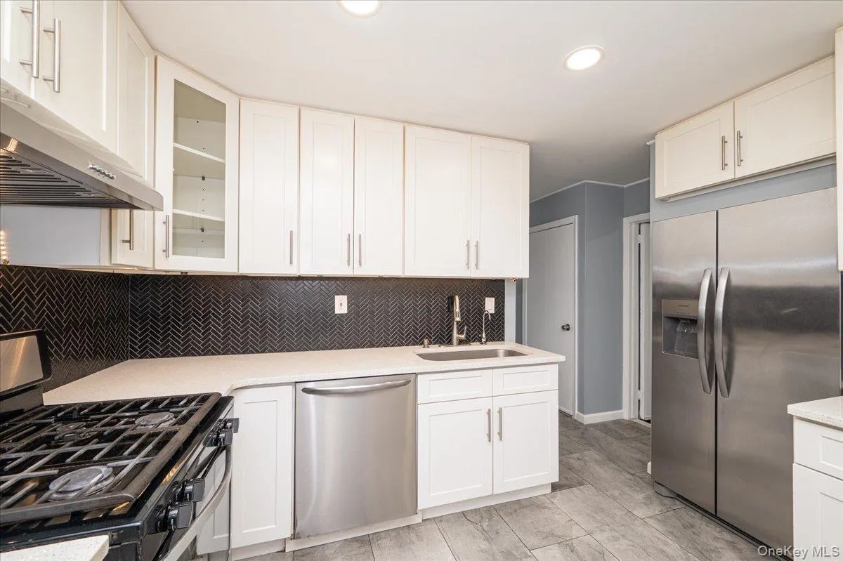 54 Ketcham Avenue, Oyster Bay, NY, 5 Bedrooms Bedrooms, 7 Rooms Rooms,3 BathroomsBathrooms,Residential Lease,For Rent,Ketcham,0,1048320 54 Ketcham Avenue, Oyster Bay, NY, 5 Bedrooms Bedrooms, 7 Rooms Rooms,3 BathroomsBathrooms,Residential Lease,For Rent,Ketcham,0,1048320