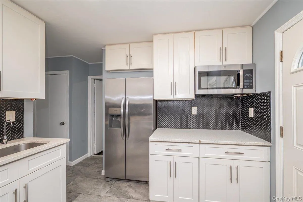 54 Ketcham Avenue, Oyster Bay, NY, 5 Bedrooms Bedrooms, 7 Rooms Rooms,3 BathroomsBathrooms,Residential Lease,For Rent,Ketcham,0,1048320 54 Ketcham Avenue, Oyster Bay, NY, 5 Bedrooms Bedrooms, 7 Rooms Rooms,3 BathroomsBathrooms,Residential Lease,For Rent,Ketcham,0,1048320