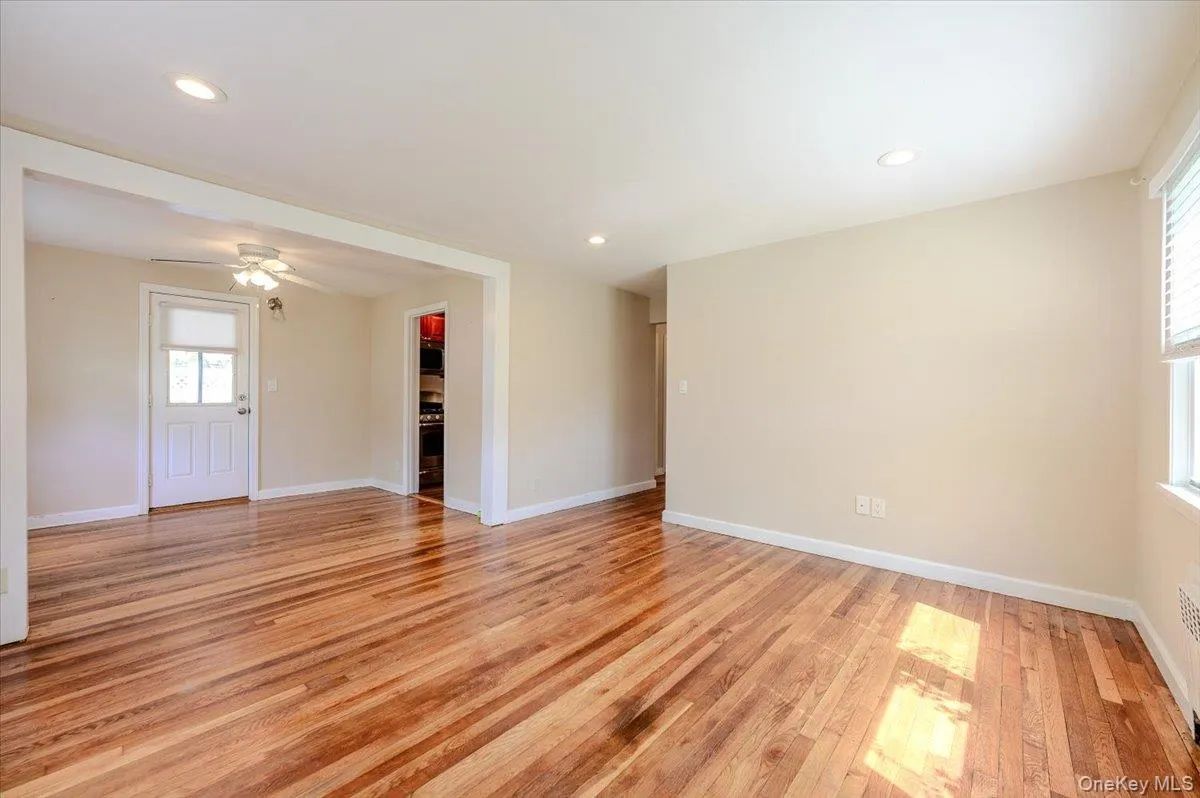 502 Lafayette Boulevard, Long Beach, NY, 2 Bedrooms Bedrooms, 5 Rooms Rooms,1 BathroomBathrooms,Residential Lease,For Rent,Lafayette,0,1048321 502 Lafayette Boulevard, Long Beach, NY, 2 Bedrooms Bedrooms, 5 Rooms Rooms,1 BathroomBathrooms,Residential Lease,For Rent,Lafayette,0,1048321