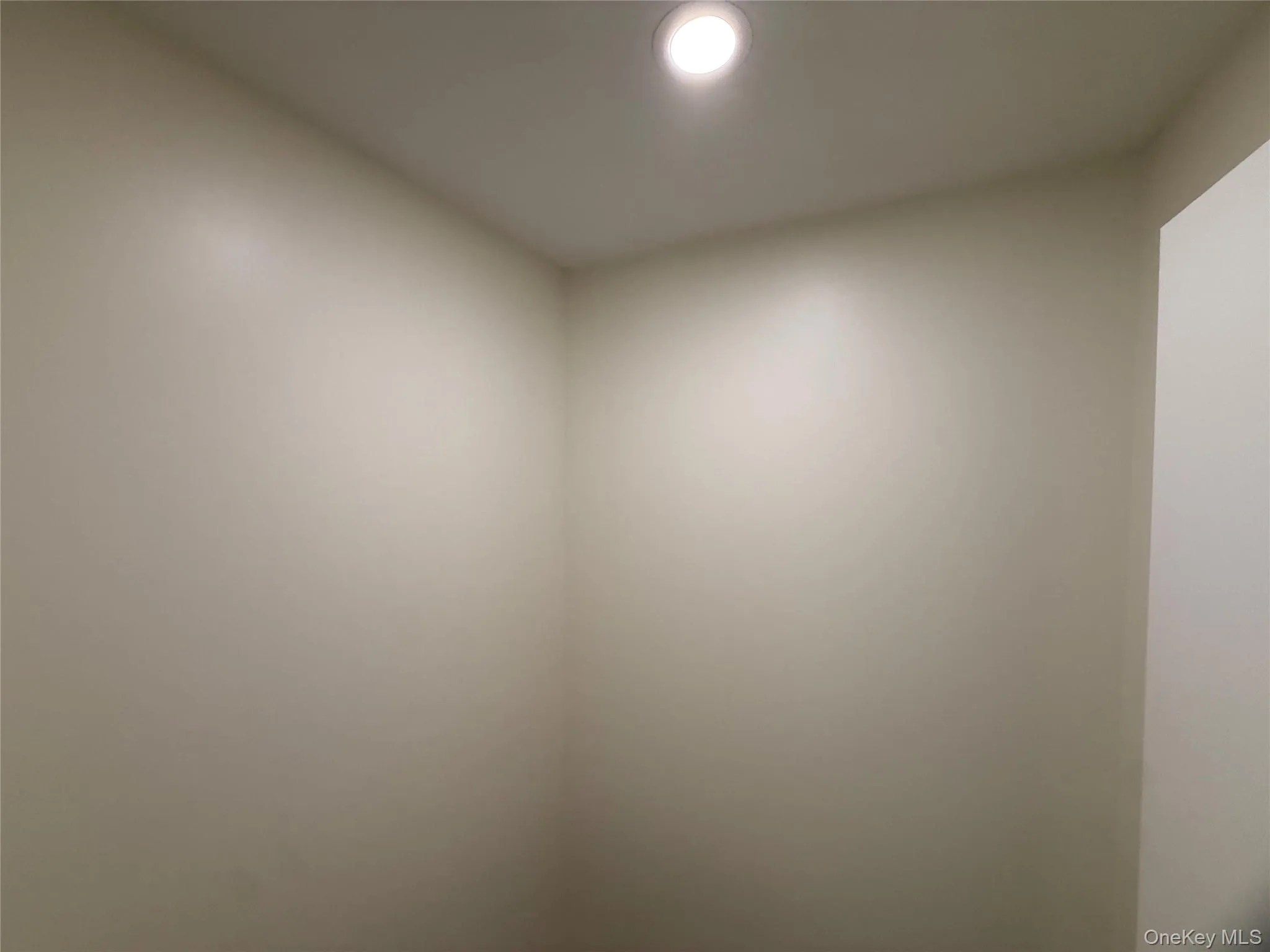 Closet ith recessed lighting, perfect pantry! Closet ith recessed lighting, perfect pantry!