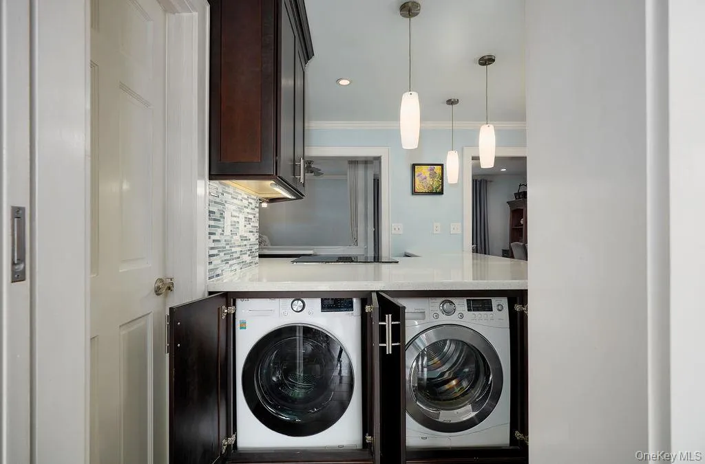 38 Hurlihe Street, Poughkeepsie, NY, 1 Bedroom Bedrooms, 3 Rooms Rooms,1 BathroomBathrooms,Residential,For Rent,Hurlihe,0,1048326 38 Hurlihe Street, Poughkeepsie, NY, 1 Bedroom Bedrooms, 3 Rooms Rooms,1 BathroomBathrooms,Residential,For Rent,Hurlihe,0,1048326
