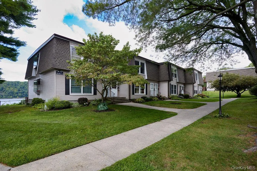 38 Hurlihe Street, Poughkeepsie, NY, 1 Bedroom Bedrooms, 3 Rooms Rooms,1 BathroomBathrooms,Residential,For Rent,Hurlihe,0,1048326 38 Hurlihe Street, Poughkeepsie, NY, 1 Bedroom Bedrooms, 3 Rooms Rooms,1 BathroomBathrooms,Residential,For Rent,Hurlihe,0,1048326