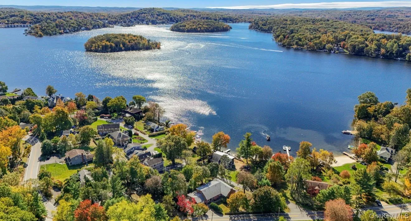 500 Lake Boulevard, Carmel, NY, 4 Bedrooms Bedrooms, 5 Rooms Rooms,3 BathroomsBathrooms,Residential Lease,For Rent,Lake,0,1048334 500 Lake Boulevard, Carmel, NY, 4 Bedrooms Bedrooms, 5 Rooms Rooms,3 BathroomsBathrooms,Residential Lease,For Rent,Lake,0,1048334