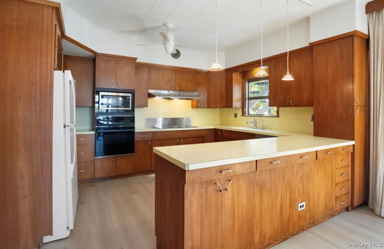 500 Lake Boulevard, Carmel, NY, 4 Bedrooms Bedrooms, 5 Rooms Rooms,3 BathroomsBathrooms,Residential Lease,For Rent,Lake,0,1048334 500 Lake Boulevard, Carmel, NY, 4 Bedrooms Bedrooms, 5 Rooms Rooms,3 BathroomsBathrooms,Residential Lease,For Rent,Lake,0,1048334