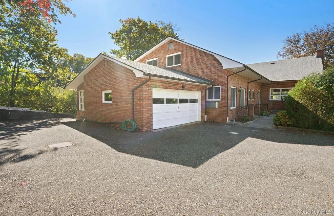 500 Lake Boulevard, Carmel, NY, 4 Bedrooms Bedrooms, 5 Rooms Rooms,3 BathroomsBathrooms,Residential Lease,For Rent,Lake,0,1048334 500 Lake Boulevard, Carmel, NY, 4 Bedrooms Bedrooms, 5 Rooms Rooms,3 BathroomsBathrooms,Residential Lease,For Rent,Lake,0,1048334