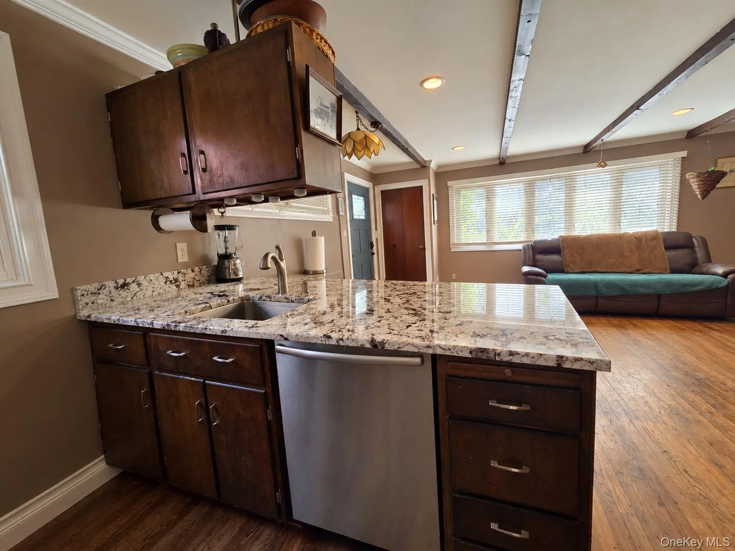37 Marino Avenue, North Hempstead, NY, 1 Bedroom Bedrooms, 4 Rooms Rooms,1 BathroomBathrooms,Residential,For Rent,Marino,0,1048348 37 Marino Avenue, North Hempstead, NY, 1 Bedroom Bedrooms, 4 Rooms Rooms,1 BathroomBathrooms,Residential,For Rent,Marino,0,1048348
