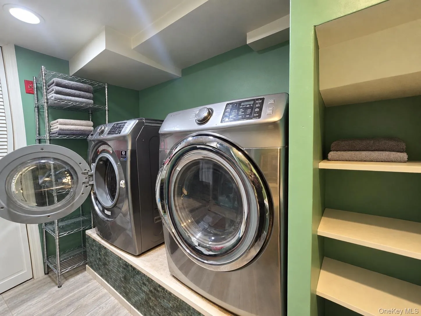 37 Marino Avenue, North Hempstead, NY, 1 Bedroom Bedrooms, 4 Rooms Rooms,1 BathroomBathrooms,Residential,For Rent,Marino,0,1048348 37 Marino Avenue, North Hempstead, NY, 1 Bedroom Bedrooms, 4 Rooms Rooms,1 BathroomBathrooms,Residential,For Rent,Marino,0,1048348