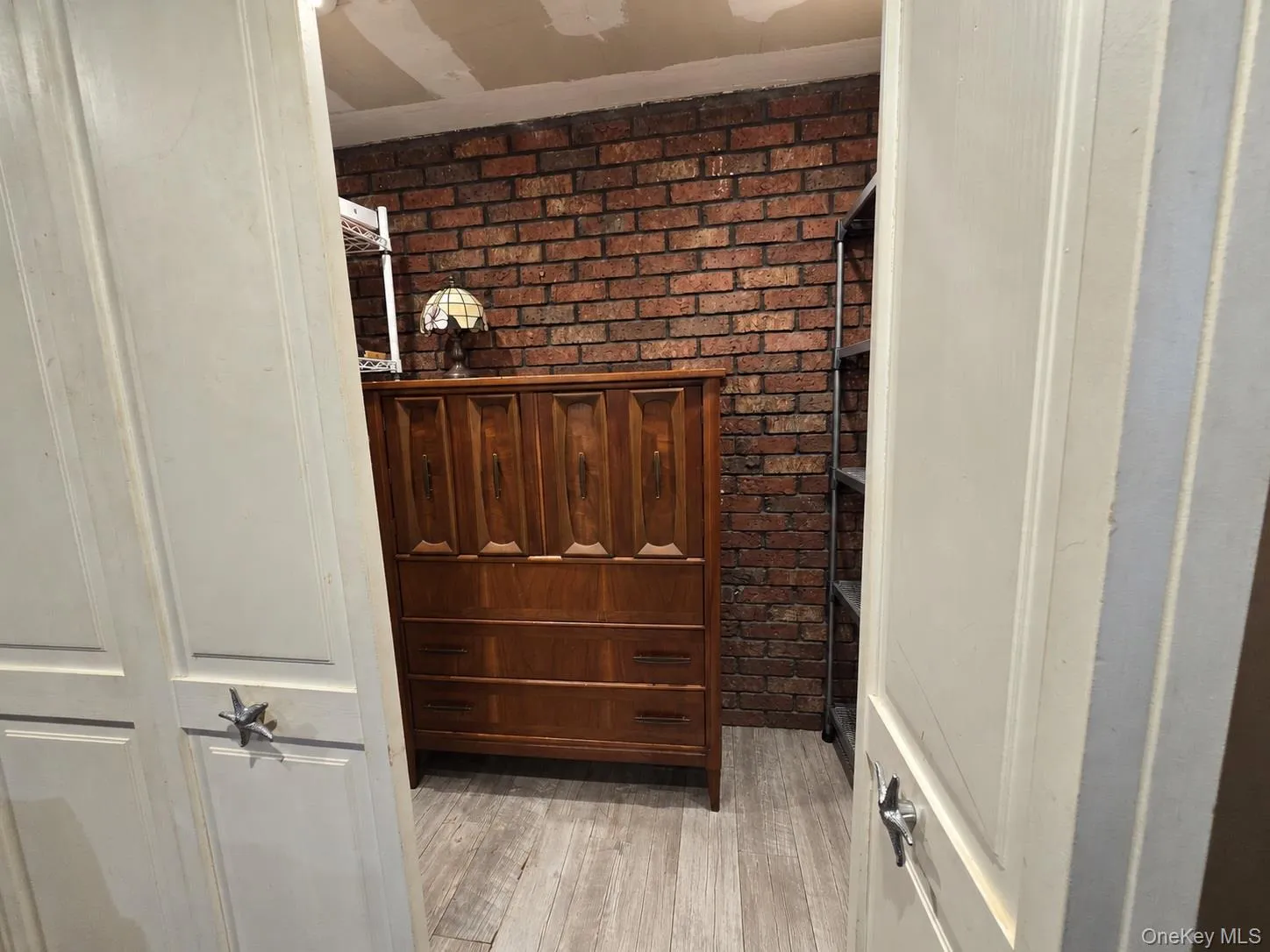37 Marino Avenue, North Hempstead, NY, 1 Bedroom Bedrooms, 4 Rooms Rooms,1 BathroomBathrooms,Residential,For Rent,Marino,0,1048348 37 Marino Avenue, North Hempstead, NY, 1 Bedroom Bedrooms, 4 Rooms Rooms,1 BathroomBathrooms,Residential,For Rent,Marino,0,1048348