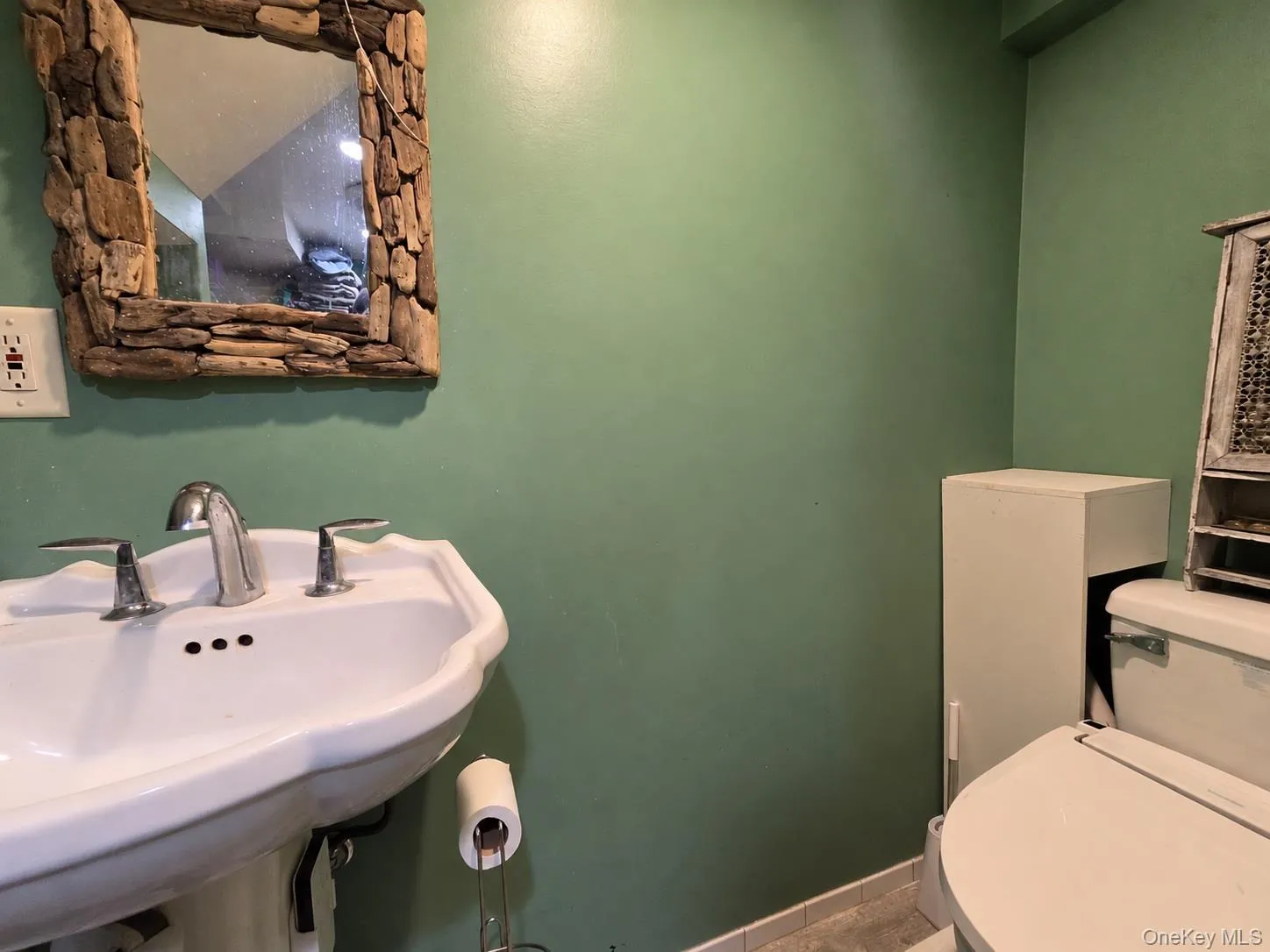 37 Marino Avenue, North Hempstead, NY, 1 Bedroom Bedrooms, 4 Rooms Rooms,1 BathroomBathrooms,Residential,For Rent,Marino,0,1048348 37 Marino Avenue, North Hempstead, NY, 1 Bedroom Bedrooms, 4 Rooms Rooms,1 BathroomBathrooms,Residential,For Rent,Marino,0,1048348
