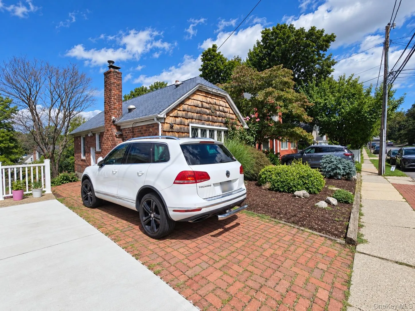37 Marino Avenue, North Hempstead, NY, 1 Bedroom Bedrooms, 4 Rooms Rooms,1 BathroomBathrooms,Residential,For Rent,Marino,0,1048348 37 Marino Avenue, North Hempstead, NY, 1 Bedroom Bedrooms, 4 Rooms Rooms,1 BathroomBathrooms,Residential,For Rent,Marino,0,1048348