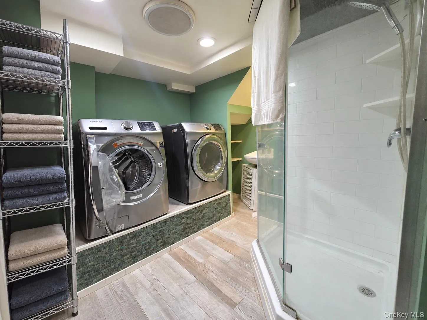 37 Marino Avenue, North Hempstead, NY, 1 Bedroom Bedrooms, 4 Rooms Rooms,1 BathroomBathrooms,Residential,For Rent,Marino,0,1048348 37 Marino Avenue, North Hempstead, NY, 1 Bedroom Bedrooms, 4 Rooms Rooms,1 BathroomBathrooms,Residential,For Rent,Marino,0,1048348