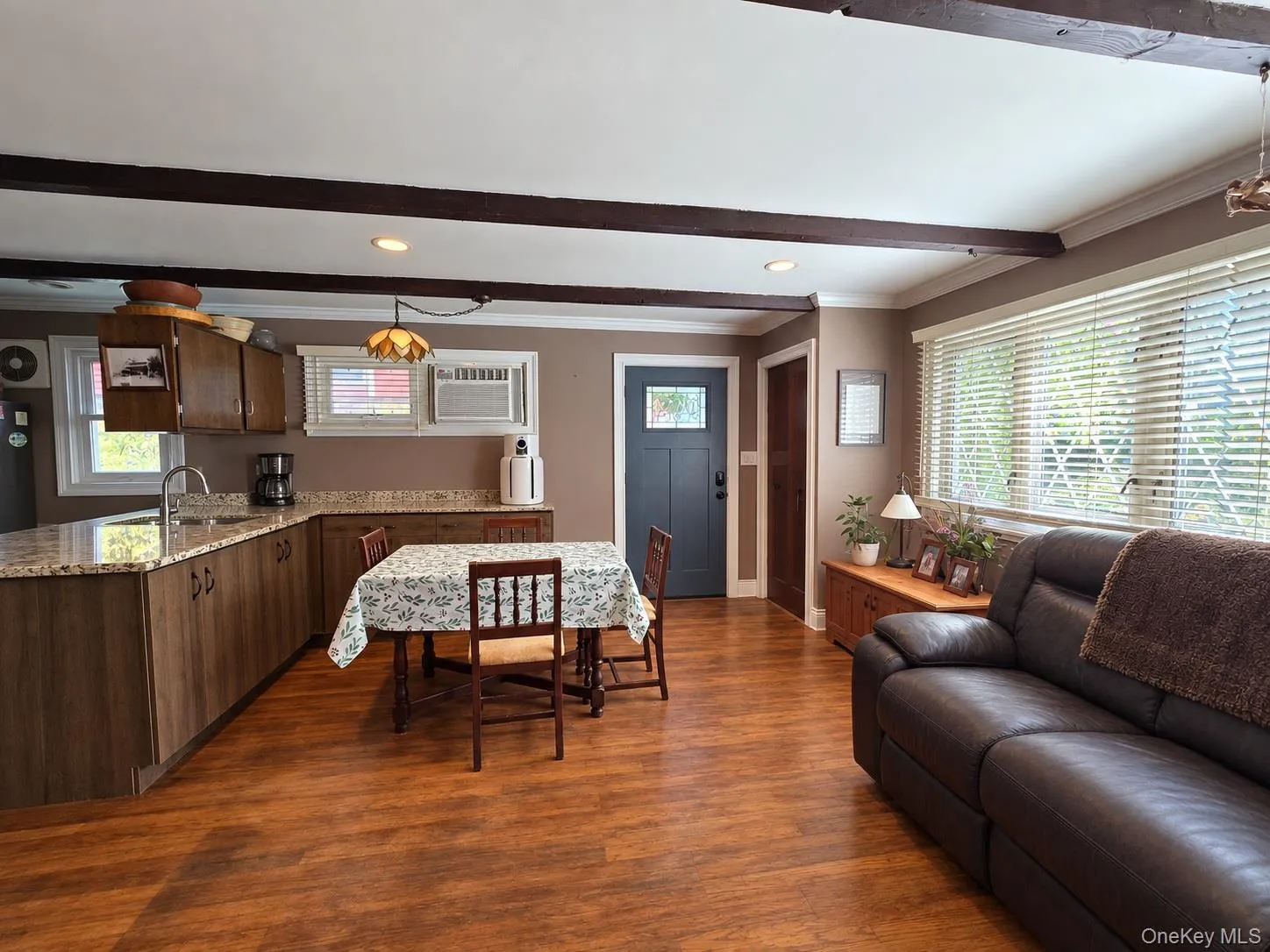 37 Marino Avenue, North Hempstead, NY, 1 Bedroom Bedrooms, 4 Rooms Rooms,1 BathroomBathrooms,Residential,For Rent,Marino,0,1048348 37 Marino Avenue, North Hempstead, NY, 1 Bedroom Bedrooms, 4 Rooms Rooms,1 BathroomBathrooms,Residential,For Rent,Marino,0,1048348
