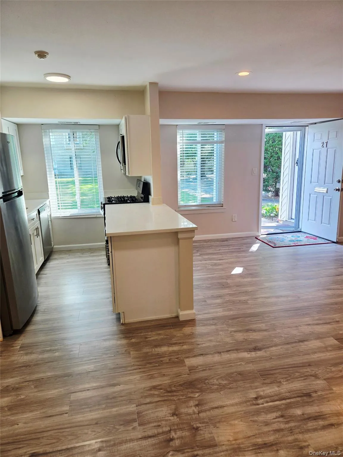 27 Fargo Court, Brookhaven, NY, 1 Bedroom Bedrooms, 4 Rooms Rooms,1 BathroomBathrooms,Residential,For Rent,Fargo,0,1048355 27 Fargo Court, Brookhaven, NY, 1 Bedroom Bedrooms, 4 Rooms Rooms,1 BathroomBathrooms,Residential,For Rent,Fargo,0,1048355