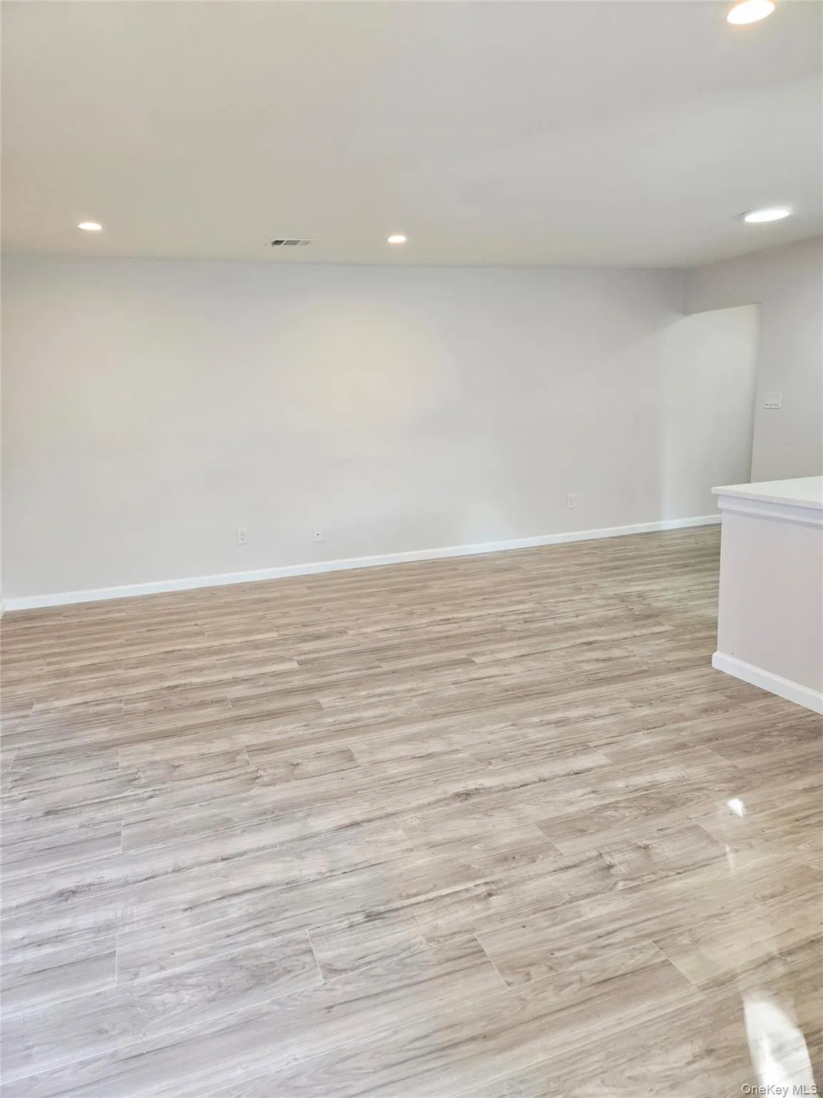 27 Fargo Court, Brookhaven, NY, 1 Bedroom Bedrooms, 4 Rooms Rooms,1 BathroomBathrooms,Residential,For Rent,Fargo,0,1048355 27 Fargo Court, Brookhaven, NY, 1 Bedroom Bedrooms, 4 Rooms Rooms,1 BathroomBathrooms,Residential,For Rent,Fargo,0,1048355