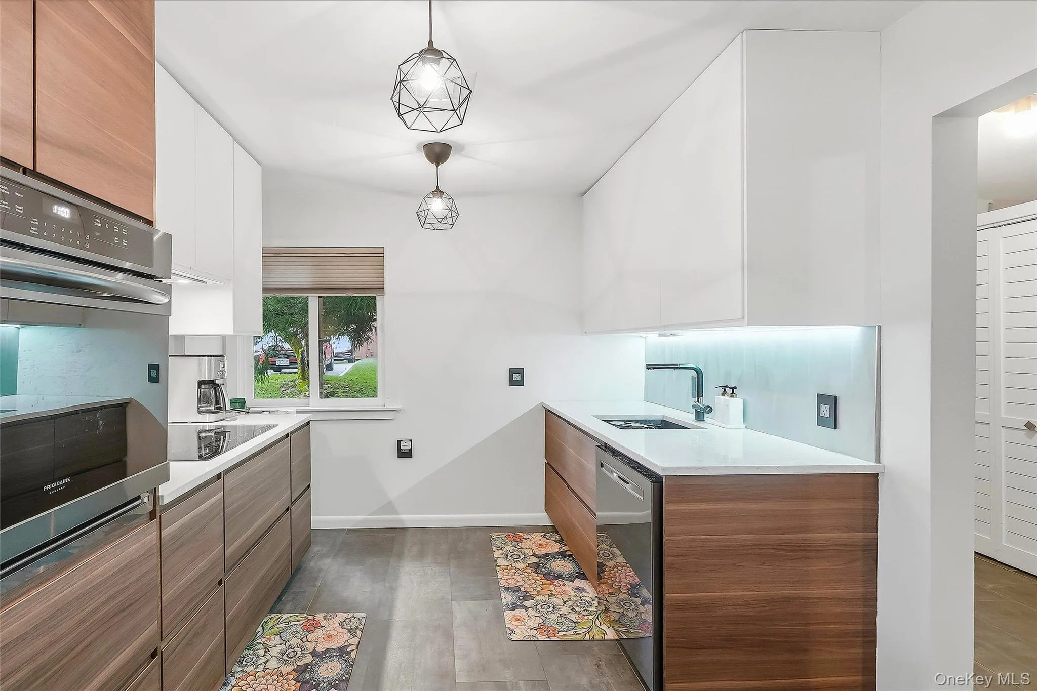 347 Martling Avenue, Greenburgh, NY, 2 Bedrooms Bedrooms, 4 Rooms Rooms,2 BathroomsBathrooms,Residential,For Rent,Martling,0,1048362 347 Martling Avenue, Greenburgh, NY, 2 Bedrooms Bedrooms, 4 Rooms Rooms,2 BathroomsBathrooms,Residential,For Rent,Martling,0,1048362