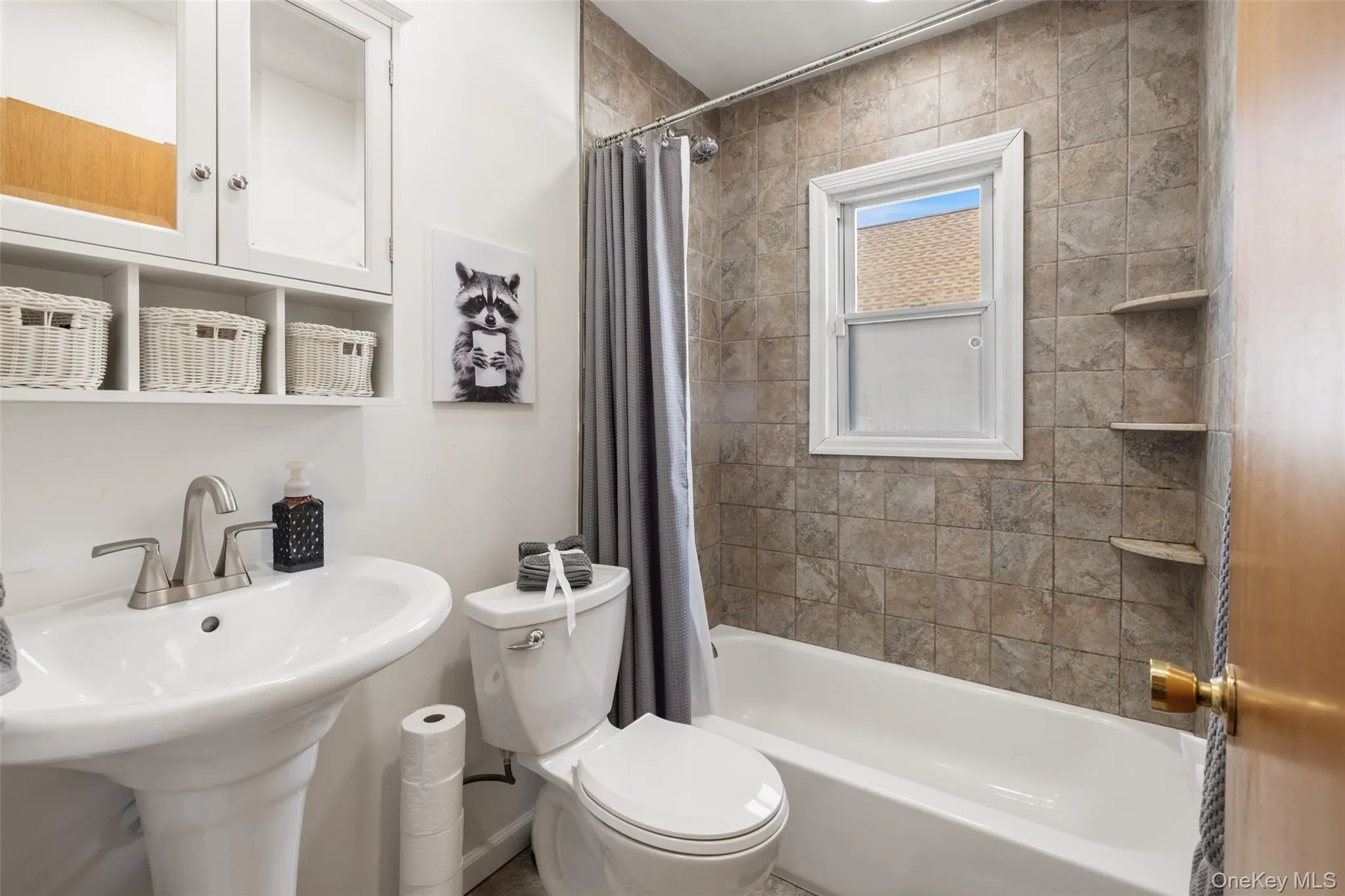 5 Marvin Avenue, Oyster Bay, NY, 4 Bedrooms Bedrooms, 7 Rooms Rooms,1 BathroomBathrooms,Residential,For Rent,Marvin,0,1048369 5 Marvin Avenue, Oyster Bay, NY, 4 Bedrooms Bedrooms, 7 Rooms Rooms,1 BathroomBathrooms,Residential,For Rent,Marvin,0,1048369