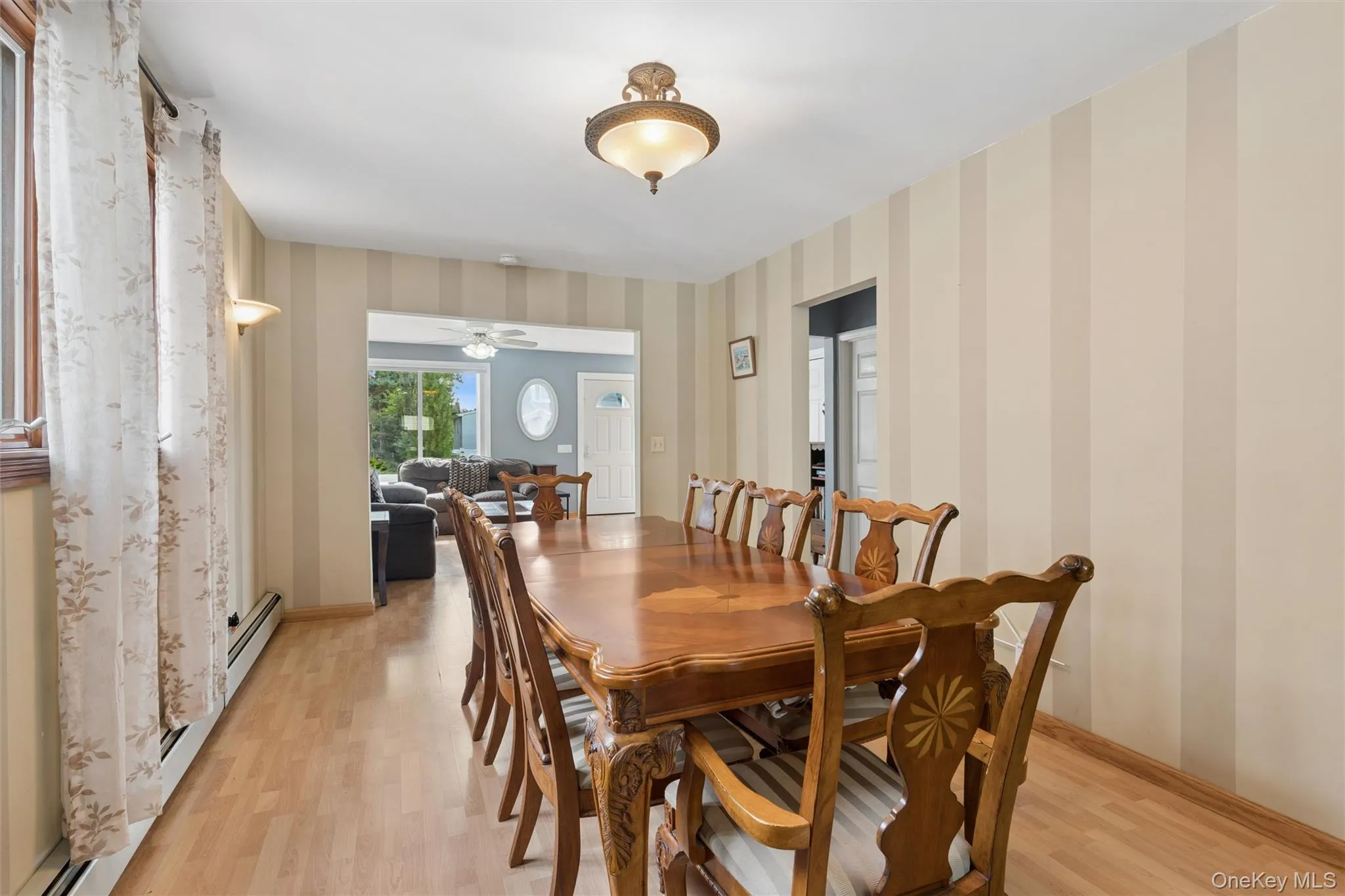 122 Commonwealth Avenue, Hempstead, NY, 5 Bedrooms Bedrooms, 12 Rooms Rooms,3 BathroomsBathrooms,Residential,For Rent,Commonwealth,0,1048375 122 Commonwealth Avenue, Hempstead, NY, 5 Bedrooms Bedrooms, 12 Rooms Rooms,3 BathroomsBathrooms,Residential,For Rent,Commonwealth,0,1048375