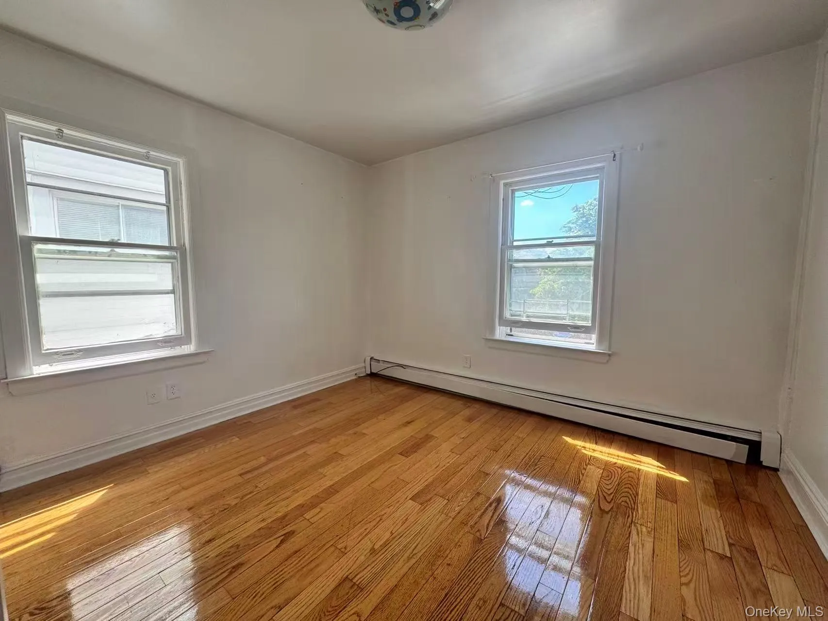 152-11 Roosevelt Avenue, New York, NY, 3 Bedrooms Bedrooms, 5 Rooms Rooms,1 BathroomBathrooms,Residential Lease,For Rent,Roosevelt,0,1048377 152-11 Roosevelt Avenue, New York, NY, 3 Bedrooms Bedrooms, 5 Rooms Rooms,1 BathroomBathrooms,Residential Lease,For Rent,Roosevelt,0,1048377