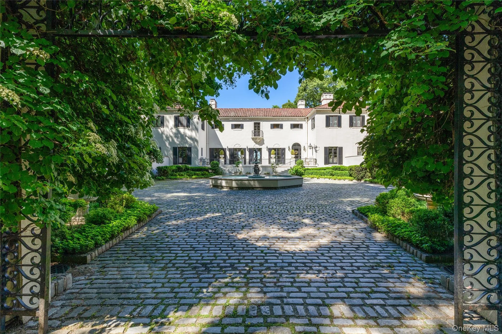 100 Horseshoe Road, Oyster Bay, NY, 10 Bedrooms Bedrooms, 16 Rooms Rooms,10 BathroomsBathrooms,Residential,For Rent,Horseshoe,0,1048378 100 Horseshoe Road, Oyster Bay, NY, 10 Bedrooms Bedrooms, 16 Rooms Rooms,10 BathroomsBathrooms,Residential,For Rent,Horseshoe,0,1048378