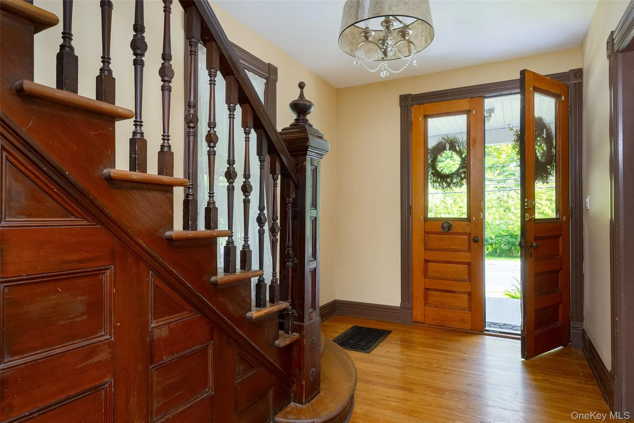 125 Vineyard Avenue, Lloyd, NY, 4 Bedrooms Bedrooms, 13 Rooms Rooms,2 BathroomsBathrooms,Residential,For Rent,Vineyard,0,1048382 125 Vineyard Avenue, Lloyd, NY, 4 Bedrooms Bedrooms, 13 Rooms Rooms,2 BathroomsBathrooms,Residential,For Rent,Vineyard,0,1048382