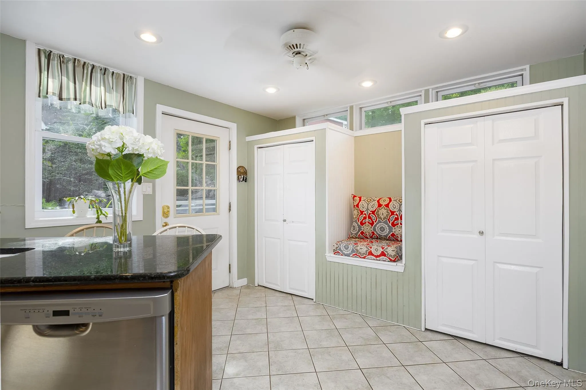 125 Vineyard Avenue, Lloyd, NY, 4 Bedrooms Bedrooms, 13 Rooms Rooms,2 BathroomsBathrooms,Residential,For Rent,Vineyard,0,1048382 125 Vineyard Avenue, Lloyd, NY, 4 Bedrooms Bedrooms, 13 Rooms Rooms,2 BathroomsBathrooms,Residential,For Rent,Vineyard,0,1048382