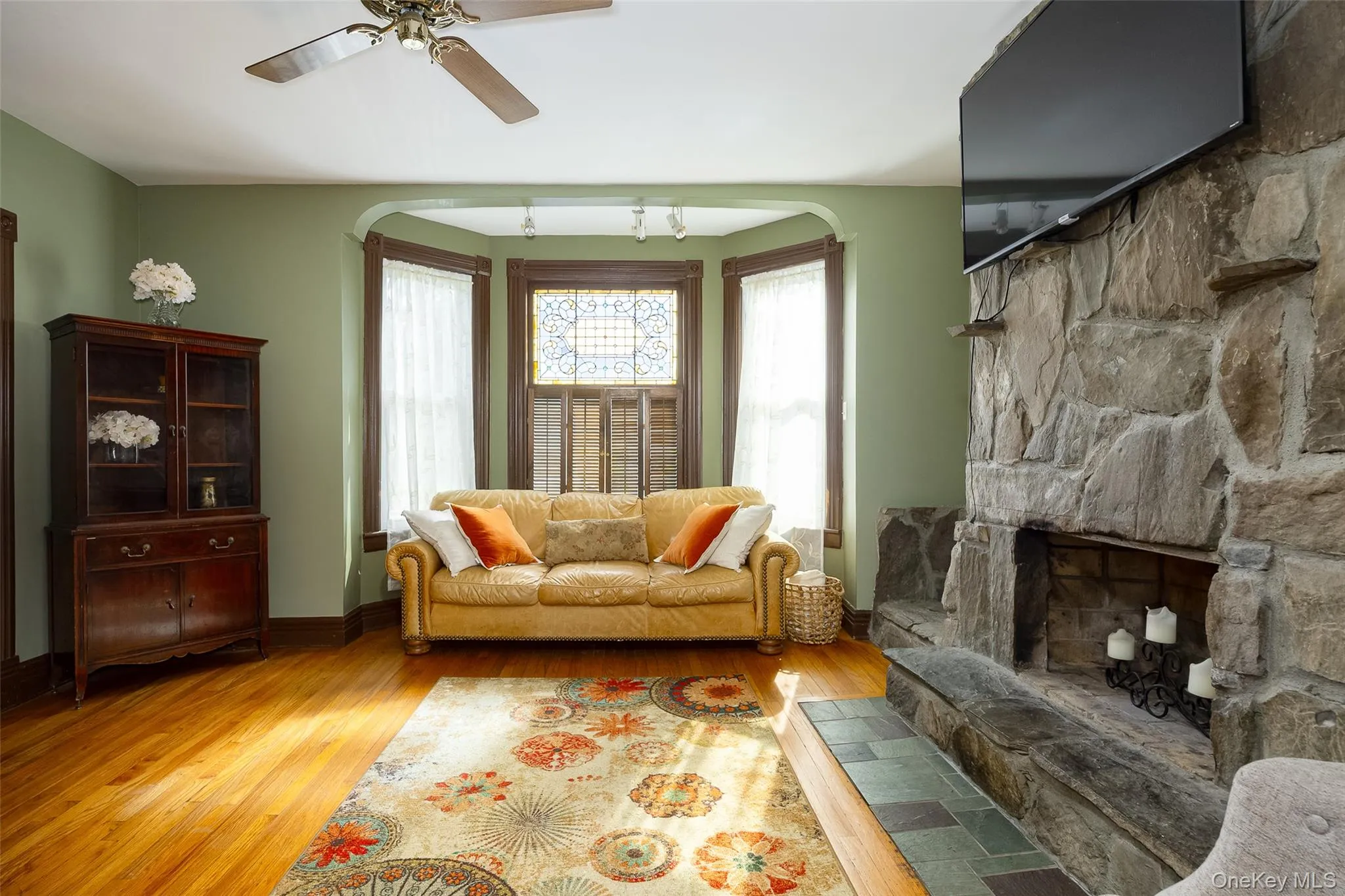 125 Vineyard Avenue, Lloyd, NY, 4 Bedrooms Bedrooms, 13 Rooms Rooms,2 BathroomsBathrooms,Residential,For Rent,Vineyard,0,1048382 125 Vineyard Avenue, Lloyd, NY, 4 Bedrooms Bedrooms, 13 Rooms Rooms,2 BathroomsBathrooms,Residential,For Rent,Vineyard,0,1048382