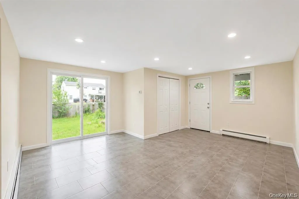 41 Madison Avenue, Babylon, NY, 7 Bedrooms Bedrooms, 14 Rooms Rooms,2 BathroomsBathrooms,Residential,For Rent,Madison,0,1048383 41 Madison Avenue, Babylon, NY, 7 Bedrooms Bedrooms, 14 Rooms Rooms,2 BathroomsBathrooms,Residential,For Rent,Madison,0,1048383