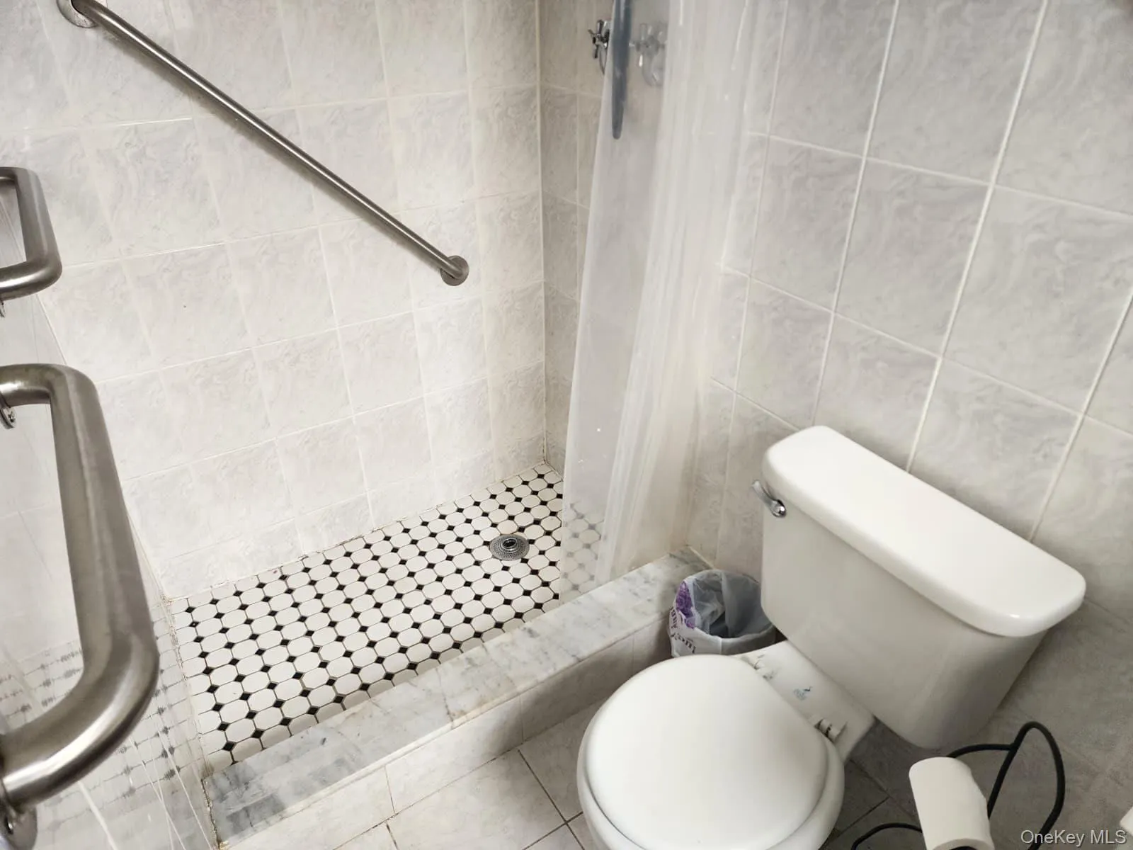 61-15 98th Street, New York, NY, 3 Bedrooms Bedrooms, 6 Rooms Rooms,2 BathroomsBathrooms,Residential Lease,For Rent,98th,0,1048384 61-15 98th Street, New York, NY, 3 Bedrooms Bedrooms, 6 Rooms Rooms,2 BathroomsBathrooms,Residential Lease,For Rent,98th,0,1048384