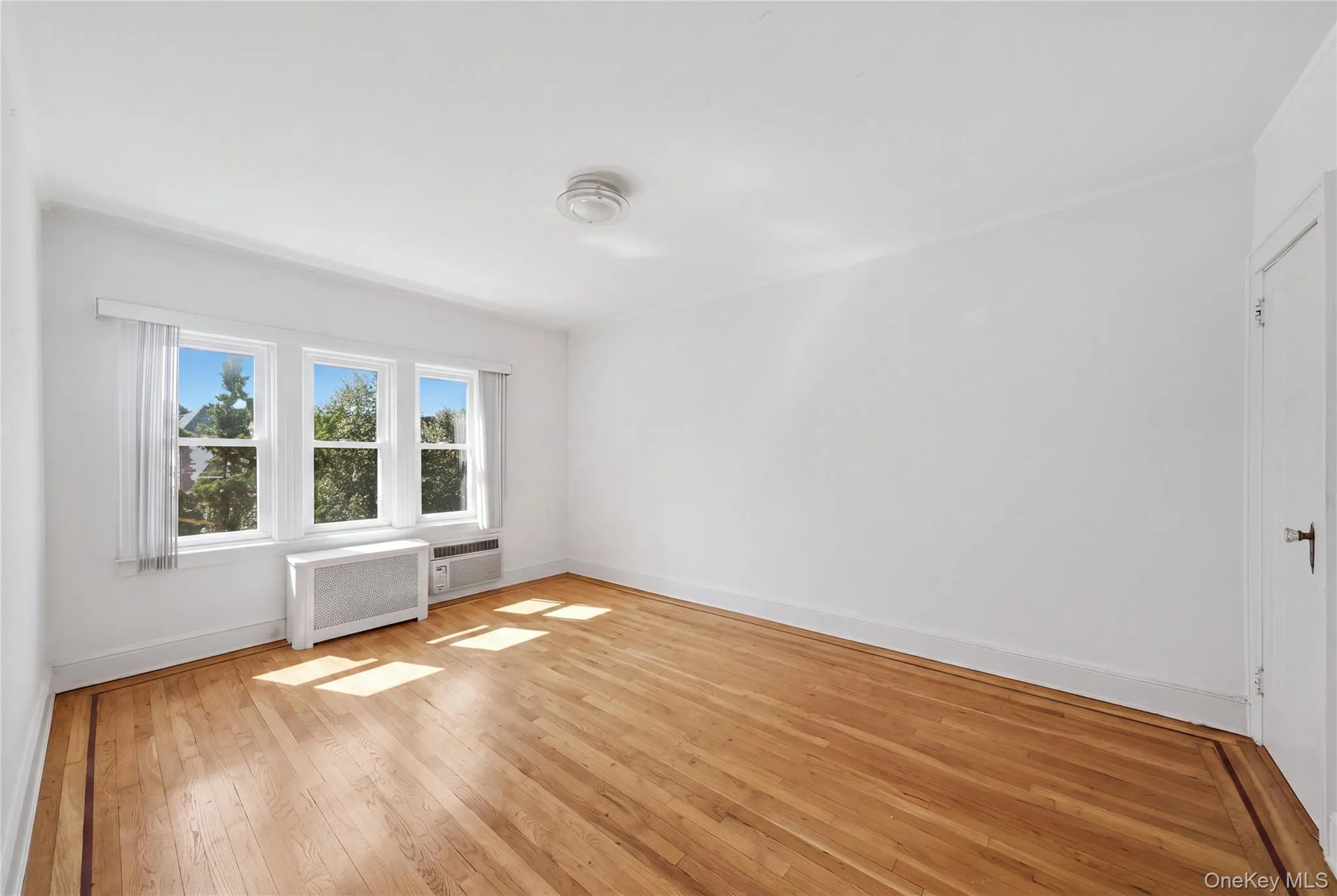 64-91 82nd Place, New York, NY, 3 Bedrooms Bedrooms, 8 Rooms Rooms,2 BathroomsBathrooms,Residential,For Rent,82nd,0,1048388 64-91 82nd Place, New York, NY, 3 Bedrooms Bedrooms, 8 Rooms Rooms,2 BathroomsBathrooms,Residential,For Rent,82nd,0,1048388
