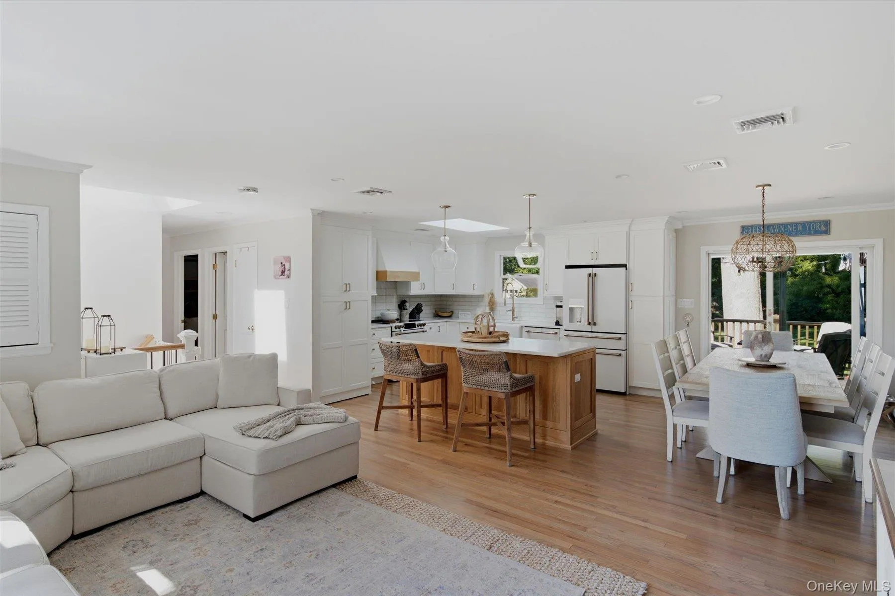 Open Floorplan Den, Kitchen and Dining Open Floorplan Den, Kitchen and Dining