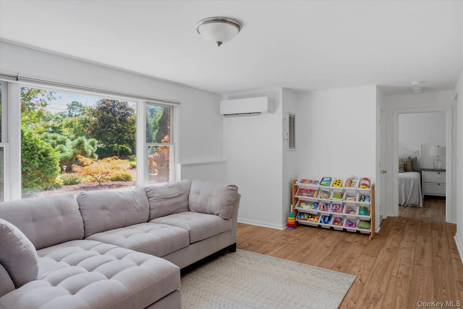 Den in Accessory Dwelling Unit Den in Accessory Dwelling Unit