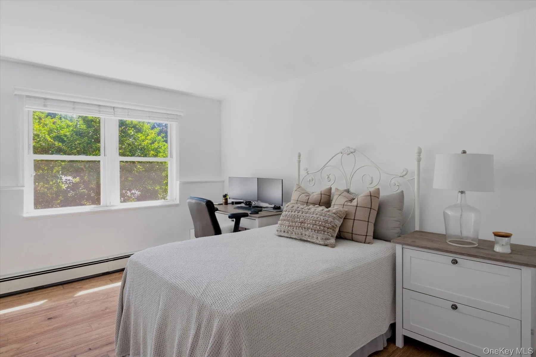 Bedroom in Accessory Dwelling Unit Bedroom in Accessory Dwelling Unit