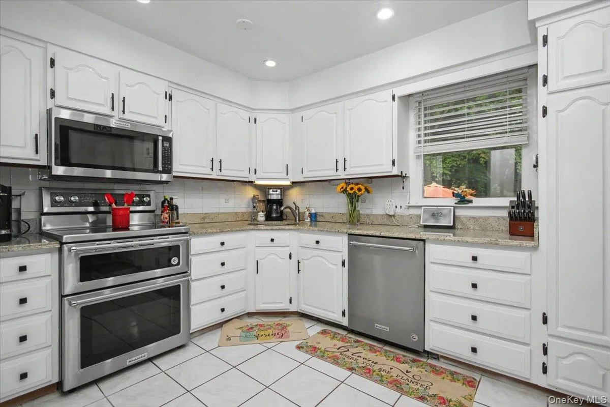 45 Hemlock Trail Court, Carmel, NY, 3 Bedrooms Bedrooms, 8 Rooms Rooms,4 BathroomsBathrooms,Residential,For Rent,Hemlock Trail,0,1048391 45 Hemlock Trail Court, Carmel, NY, 3 Bedrooms Bedrooms, 8 Rooms Rooms,4 BathroomsBathrooms,Residential,For Rent,Hemlock Trail,0,1048391