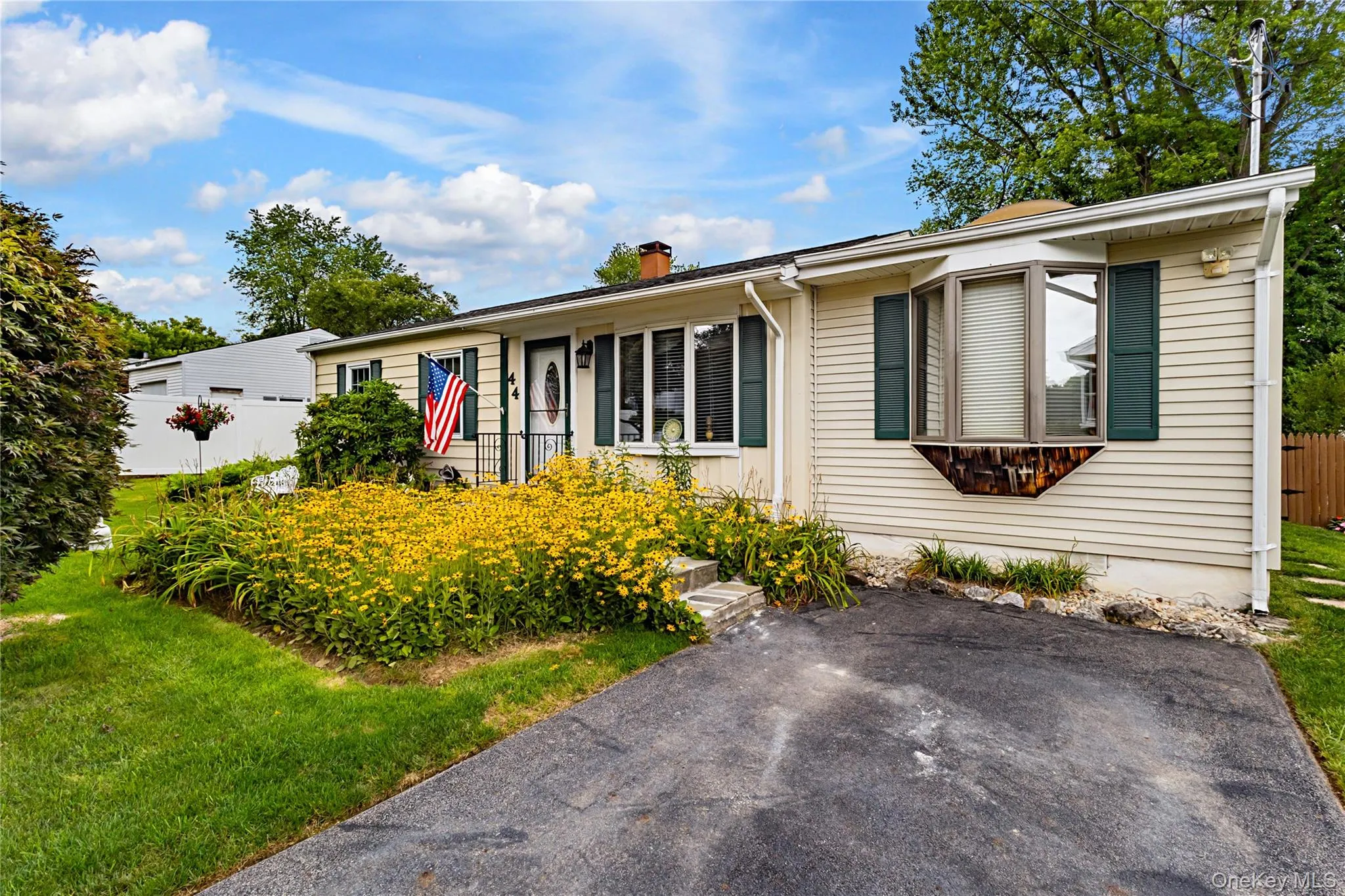 44 Fairfax Road, Fishkill, NY, 3 Bedrooms Bedrooms, 5 Rooms Rooms,1 BathroomBathrooms,Residential,For Rent,Fairfax,0,1048394 44 Fairfax Road, Fishkill, NY, 3 Bedrooms Bedrooms, 5 Rooms Rooms,1 BathroomBathrooms,Residential,For Rent,Fairfax,0,1048394