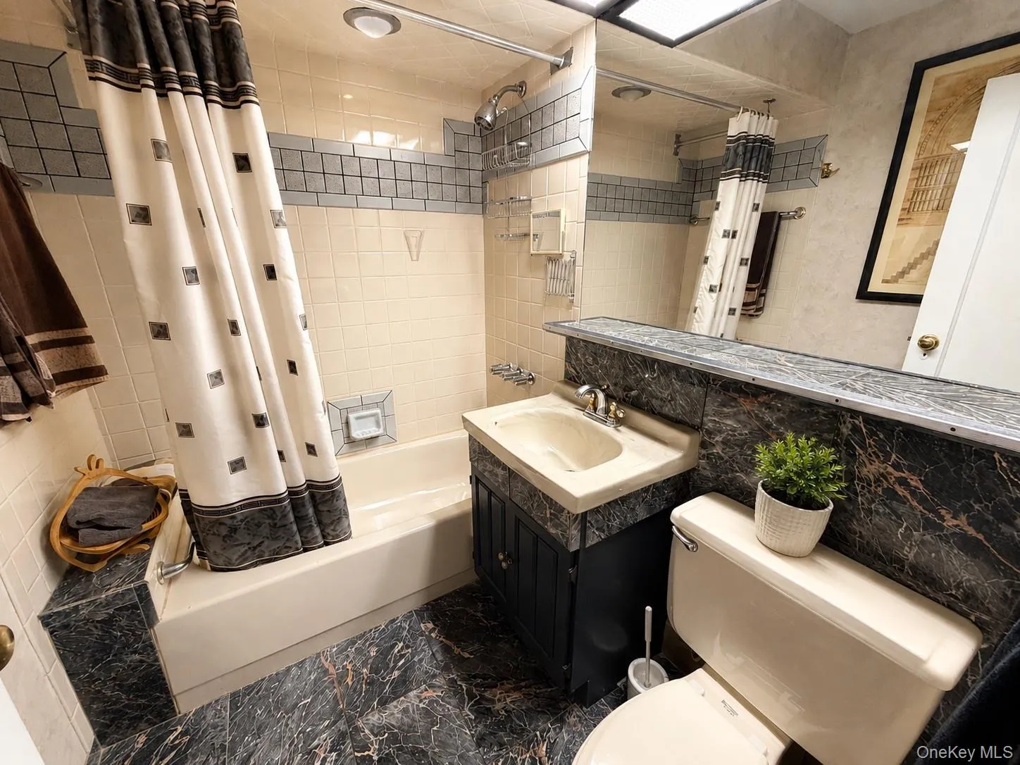13810 Cronston Avenue, New York, NY, 3 Bedrooms Bedrooms, 7 Rooms Rooms,2 BathroomsBathrooms,Residential,For Rent,Cronston,0,1048400 13810 Cronston Avenue, New York, NY, 3 Bedrooms Bedrooms, 7 Rooms Rooms,2 BathroomsBathrooms,Residential,For Rent,Cronston,0,1048400