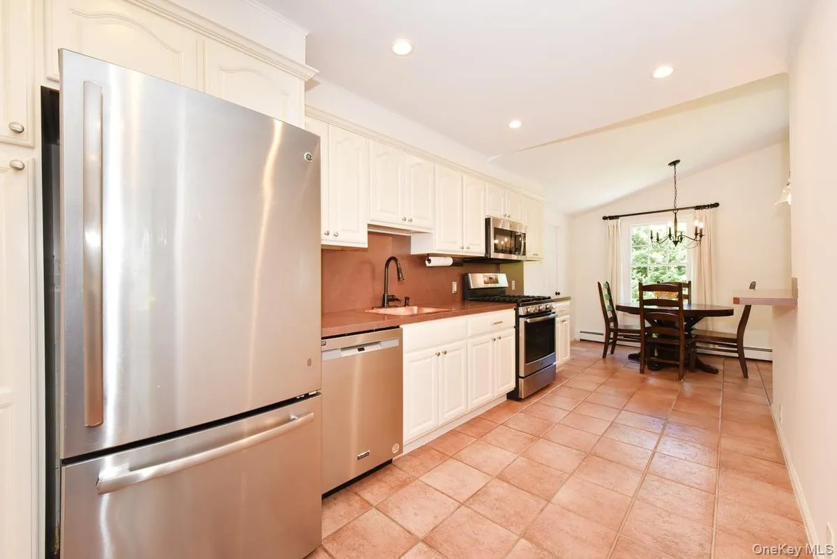 162 Elton Road, Hempstead, NY, 3 Bedrooms Bedrooms, 7 Rooms Rooms,2 BathroomsBathrooms,Residential,For Rent,Elton,0,1048411 162 Elton Road, Hempstead, NY, 3 Bedrooms Bedrooms, 7 Rooms Rooms,2 BathroomsBathrooms,Residential,For Rent,Elton,0,1048411