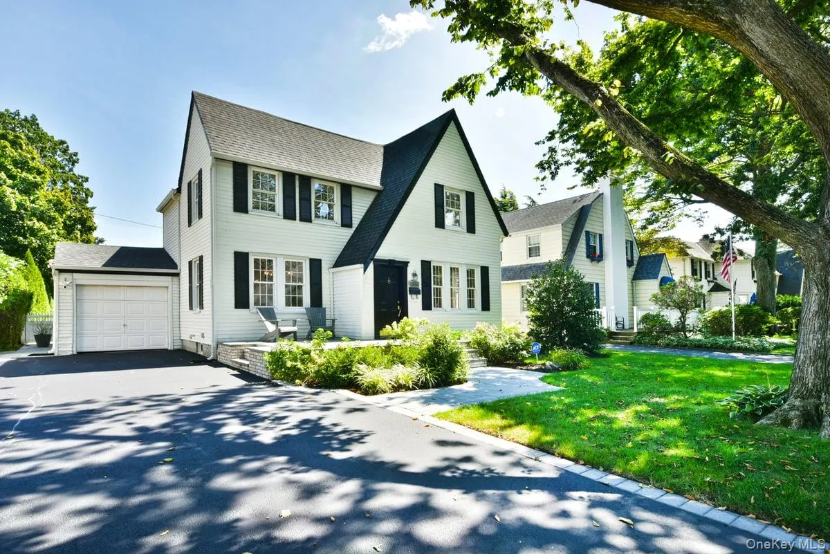 162 Elton Road, Hempstead, NY, 3 Bedrooms Bedrooms, 7 Rooms Rooms,2 BathroomsBathrooms,Residential,For Rent,Elton,0,1048411 162 Elton Road, Hempstead, NY, 3 Bedrooms Bedrooms, 7 Rooms Rooms,2 BathroomsBathrooms,Residential,For Rent,Elton,0,1048411