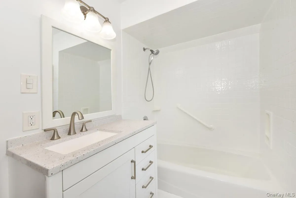 162 Elton Road, Hempstead, NY, 3 Bedrooms Bedrooms, 7 Rooms Rooms,2 BathroomsBathrooms,Residential,For Rent,Elton,0,1048411 162 Elton Road, Hempstead, NY, 3 Bedrooms Bedrooms, 7 Rooms Rooms,2 BathroomsBathrooms,Residential,For Rent,Elton,0,1048411