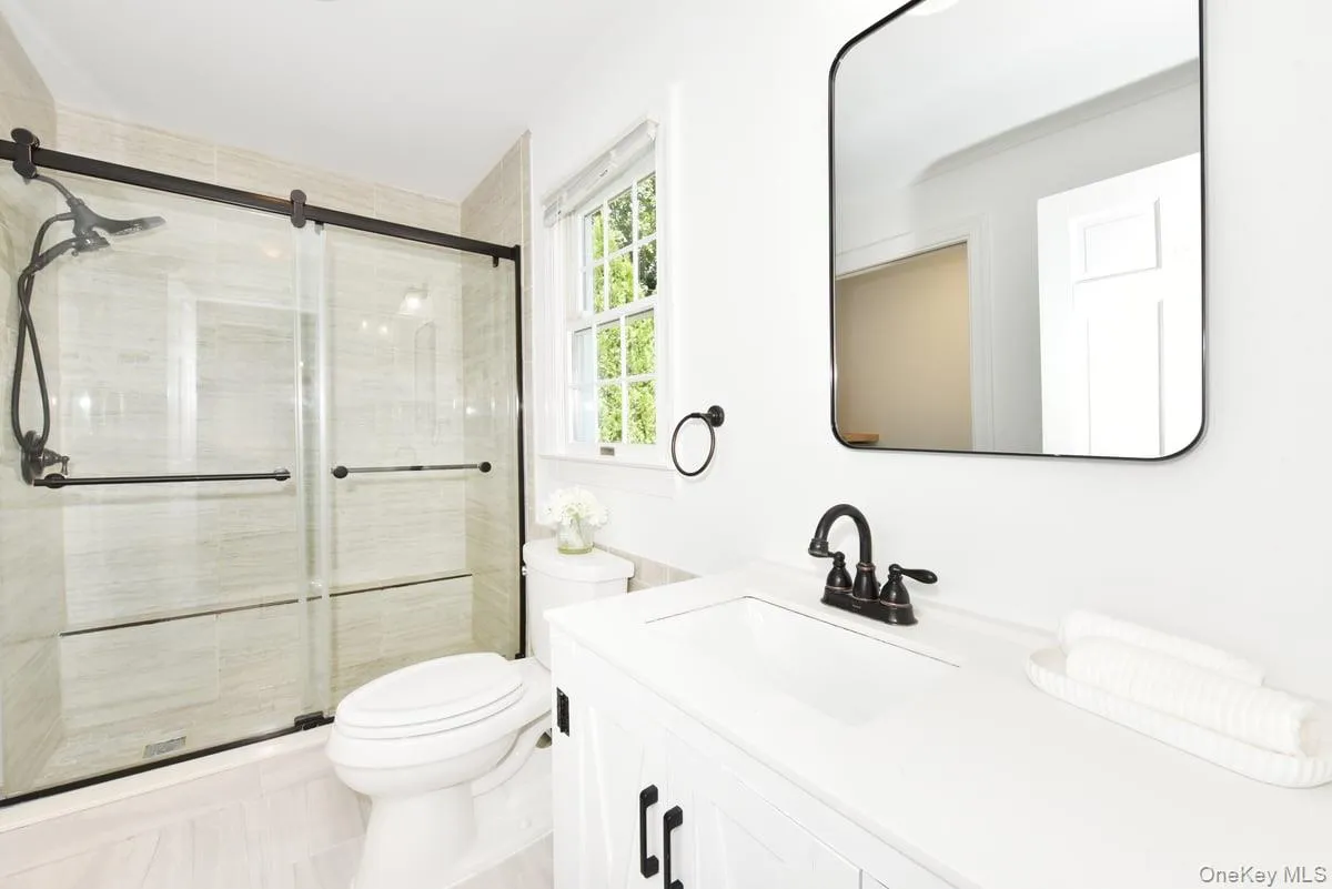 162 Elton Road, Hempstead, NY, 3 Bedrooms Bedrooms, 7 Rooms Rooms,2 BathroomsBathrooms,Residential,For Rent,Elton,0,1048411 162 Elton Road, Hempstead, NY, 3 Bedrooms Bedrooms, 7 Rooms Rooms,2 BathroomsBathrooms,Residential,For Rent,Elton,0,1048411
