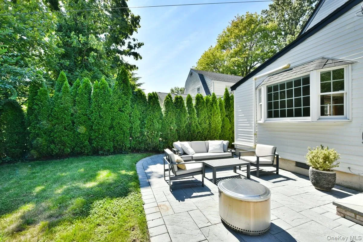 162 Elton Road, Hempstead, NY, 3 Bedrooms Bedrooms, 7 Rooms Rooms,2 BathroomsBathrooms,Residential,For Rent,Elton,0,1048411 162 Elton Road, Hempstead, NY, 3 Bedrooms Bedrooms, 7 Rooms Rooms,2 BathroomsBathrooms,Residential,For Rent,Elton,0,1048411