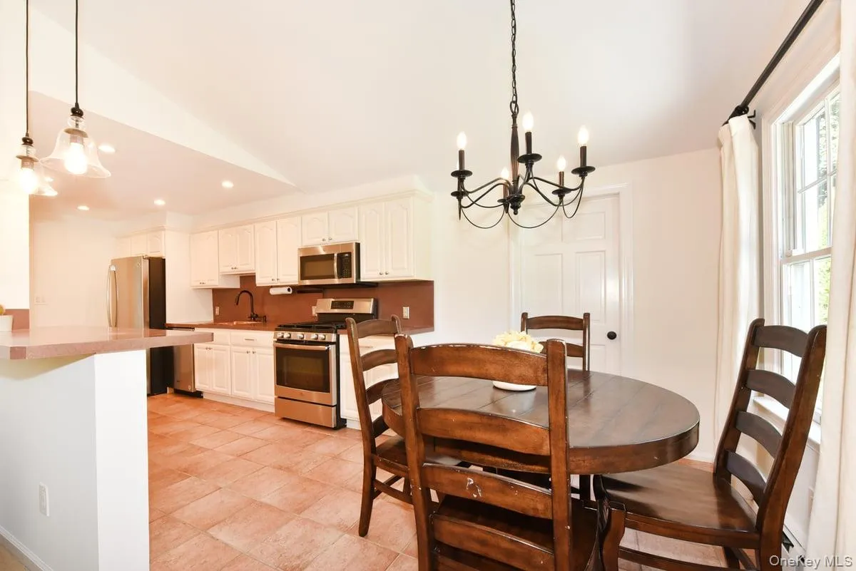 162 Elton Road, Hempstead, NY, 3 Bedrooms Bedrooms, 7 Rooms Rooms,2 BathroomsBathrooms,Residential,For Rent,Elton,0,1048411 162 Elton Road, Hempstead, NY, 3 Bedrooms Bedrooms, 7 Rooms Rooms,2 BathroomsBathrooms,Residential,For Rent,Elton,0,1048411