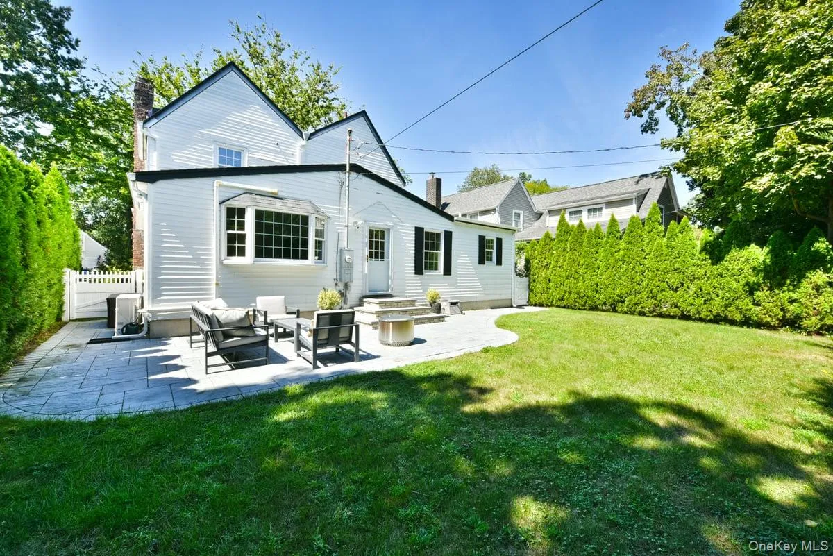 162 Elton Road, Hempstead, NY, 3 Bedrooms Bedrooms, 7 Rooms Rooms,2 BathroomsBathrooms,Residential,For Rent,Elton,0,1048411 162 Elton Road, Hempstead, NY, 3 Bedrooms Bedrooms, 7 Rooms Rooms,2 BathroomsBathrooms,Residential,For Rent,Elton,0,1048411