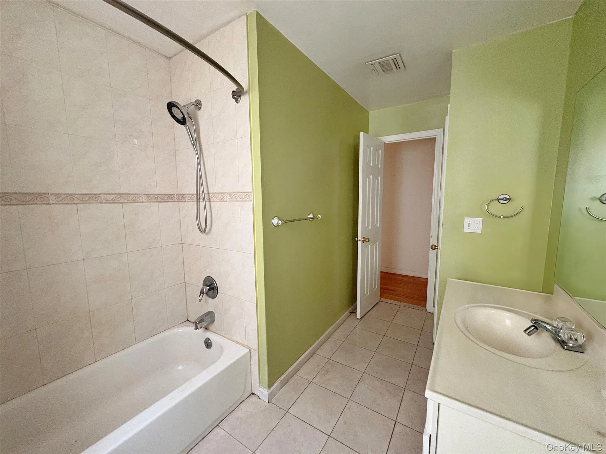 249 Haven Avenue, Islip, NY, 7 Bedrooms Bedrooms, 13 Rooms Rooms,3 BathroomsBathrooms,Residential,For Rent,Haven,0,1048412 249 Haven Avenue, Islip, NY, 7 Bedrooms Bedrooms, 13 Rooms Rooms,3 BathroomsBathrooms,Residential,For Rent,Haven,0,1048412